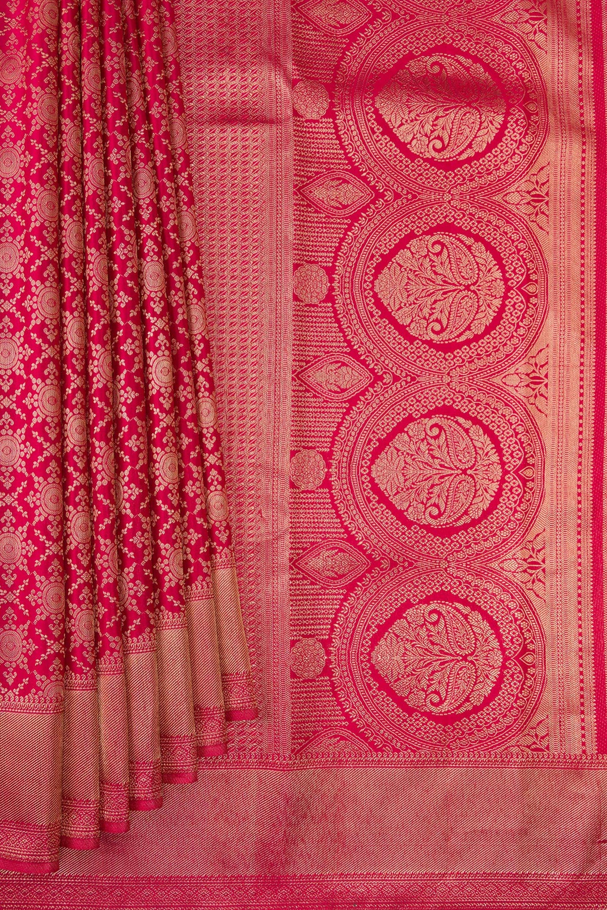 Pleats and pallu of Pure Silk Dark Pink Kanjivaram Saree with Zari Brocade on the body and Zari Border. 