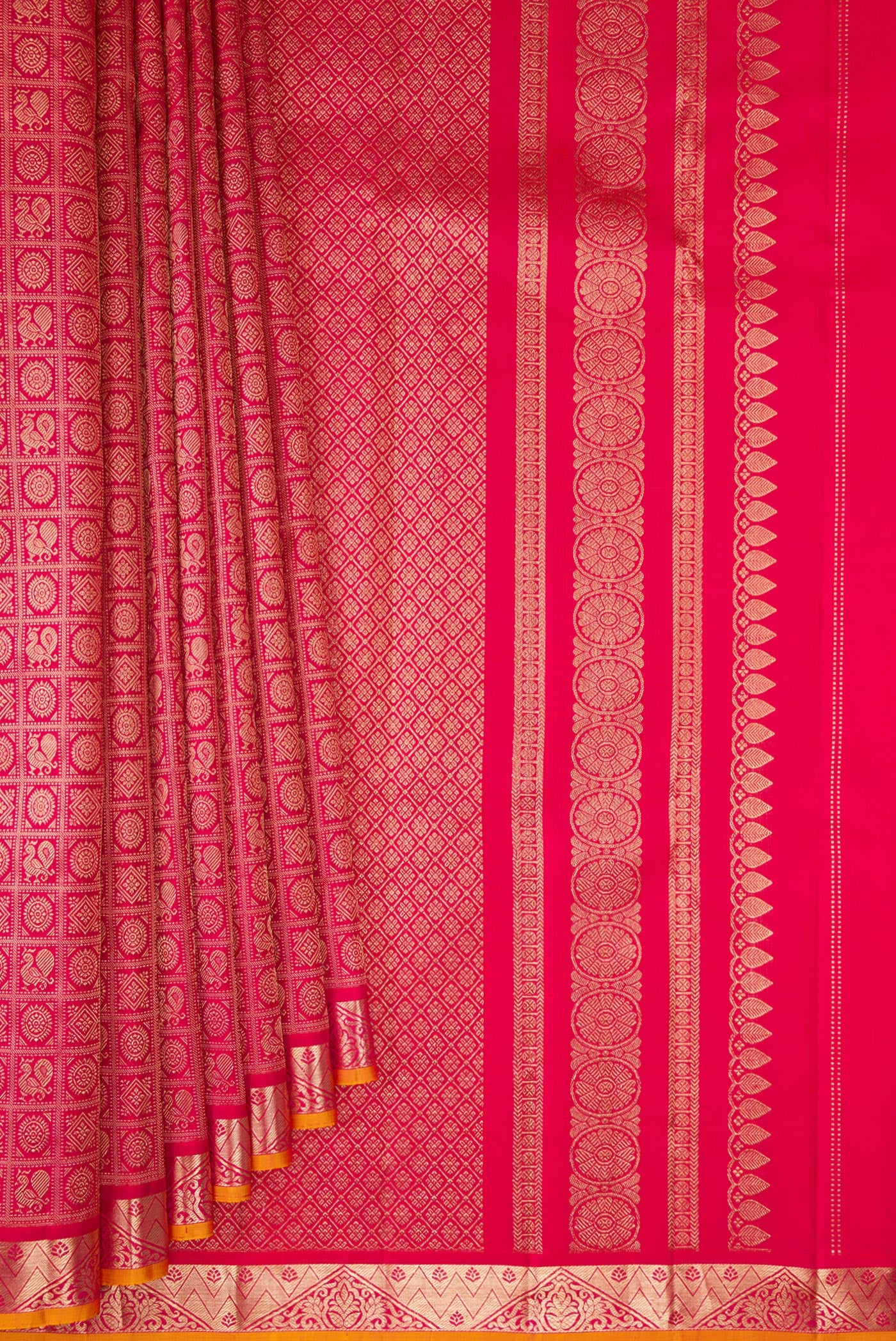 Pleats and pallu of Dark Pink Kanjivaram Silk Saree with Zari Brocade on the body and Zari Border. 