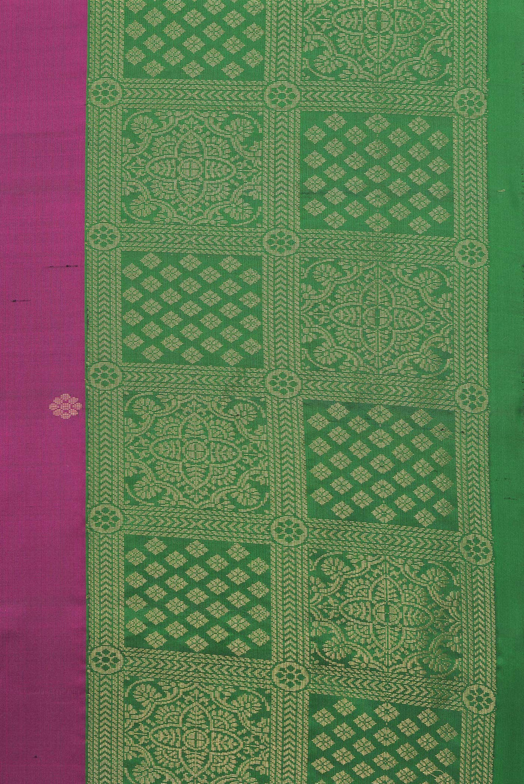 Border image of Pure Silk Magenta Dual Tone Soft Saree with Zari Butta on the body and Fancy Border. 