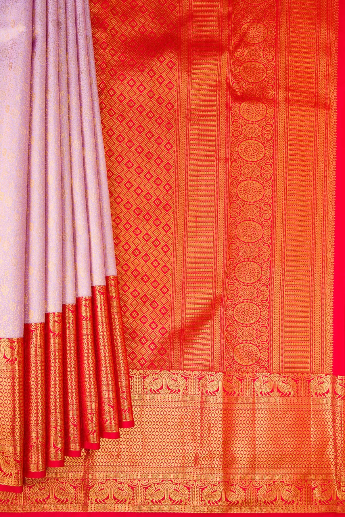 Pleats and pallu of Pure Silk Lavender Kanjivaram Saree with Zari Brocade on the body and Zari Border. 