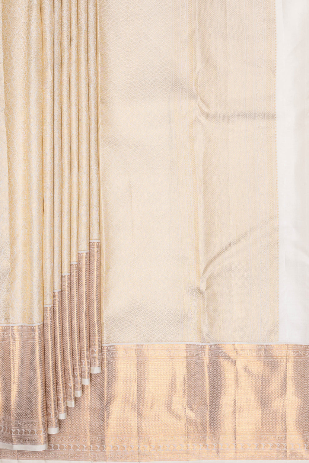 Pleats and pallu of Pure Silk Off White Kanchipuram Saree with Zari Brocade on the body and Zari Border. 
