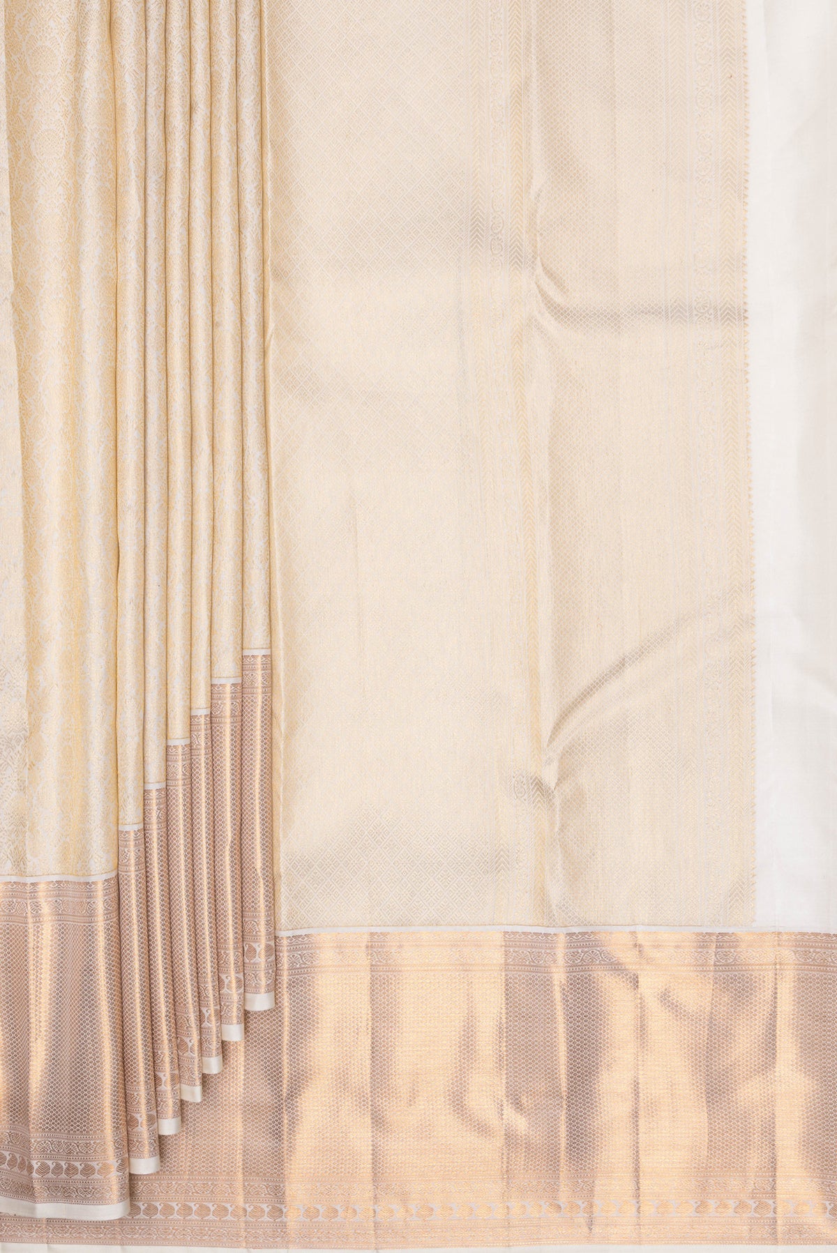 Pleats and pallu of Pure Silk Off White Kanchipuram Saree with Zari Brocade on the body and Zari Border. 