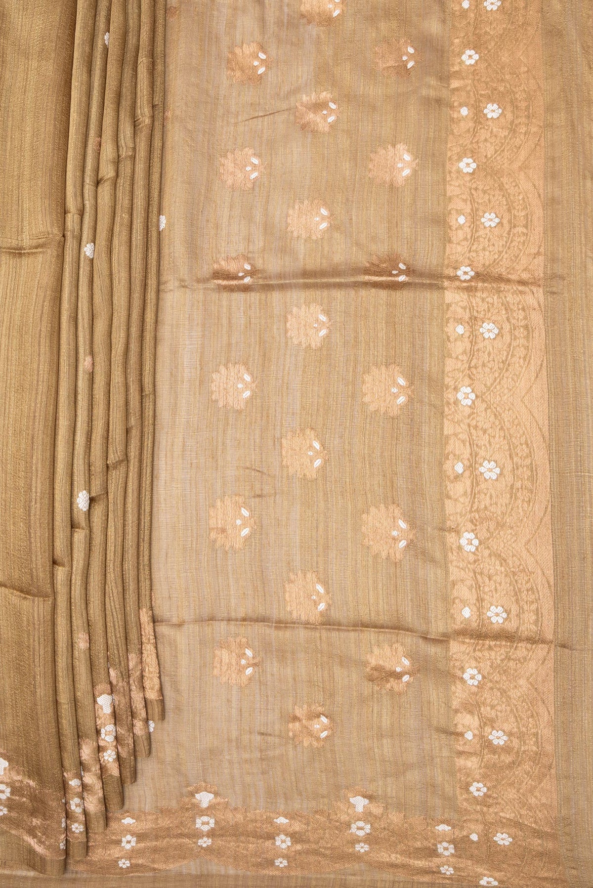 Pleats and pallu of Pure Silk Gold Dual Tone Jute Saree with Zari Butta on the body and Fancy Border. 