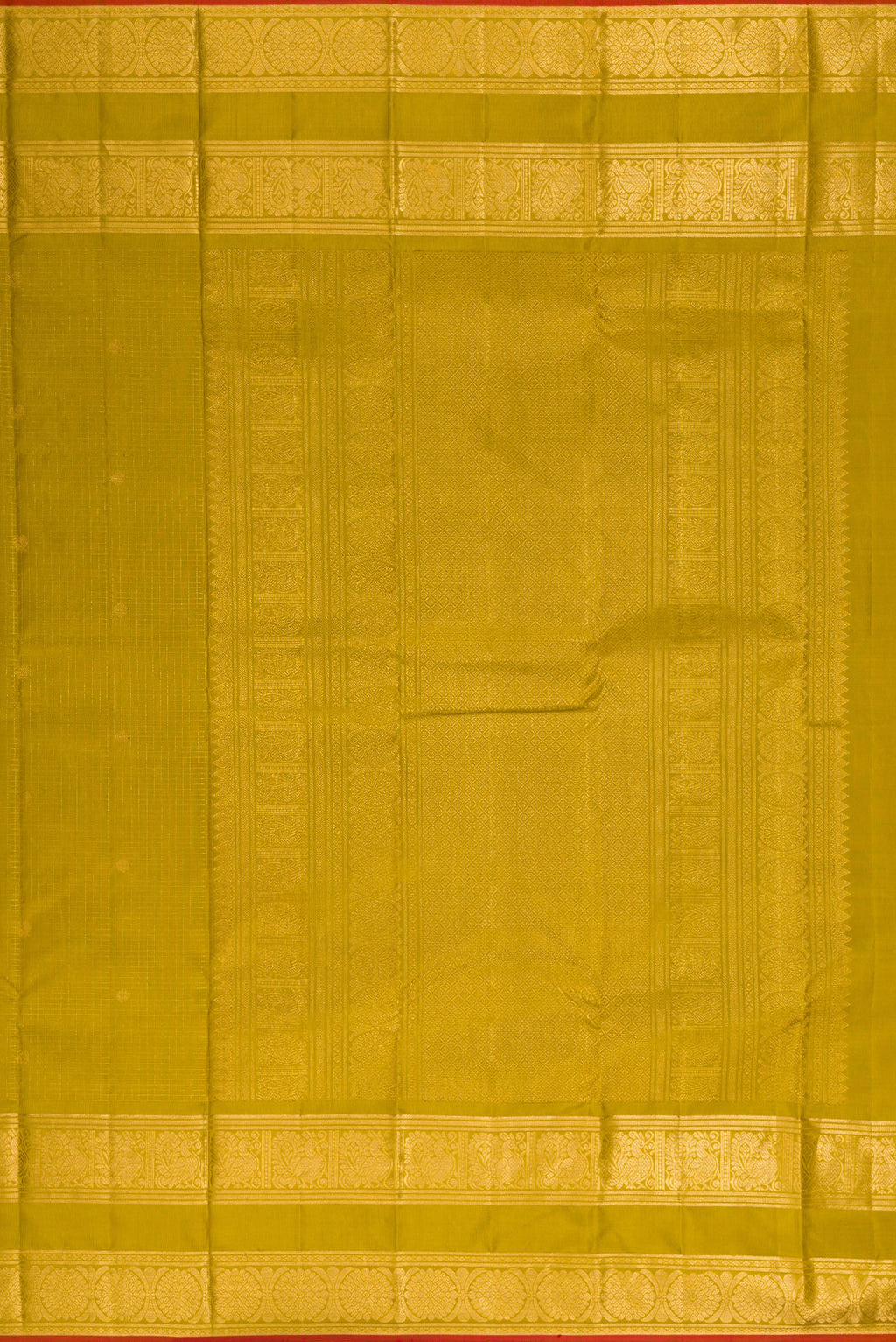 Close up image of the pallu of Pure Silk Mehandi Green Dual Tone Kanjivaram Saree with Checked design on the body and Zari Border. 
