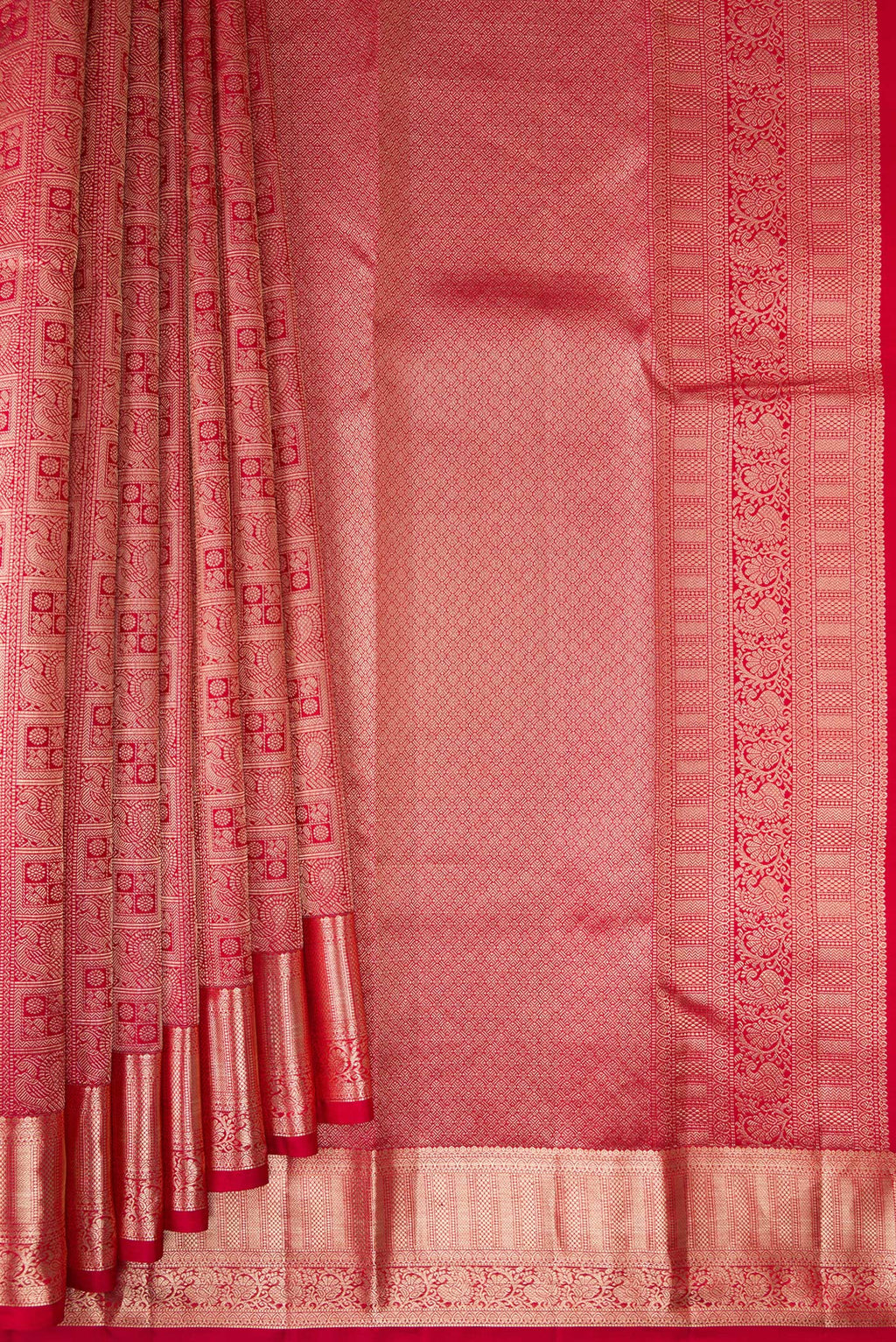 Pleats and pallu of Pure Silk Red Kanchipuram Saree with Zari Brocade on the body and Zari Border. 