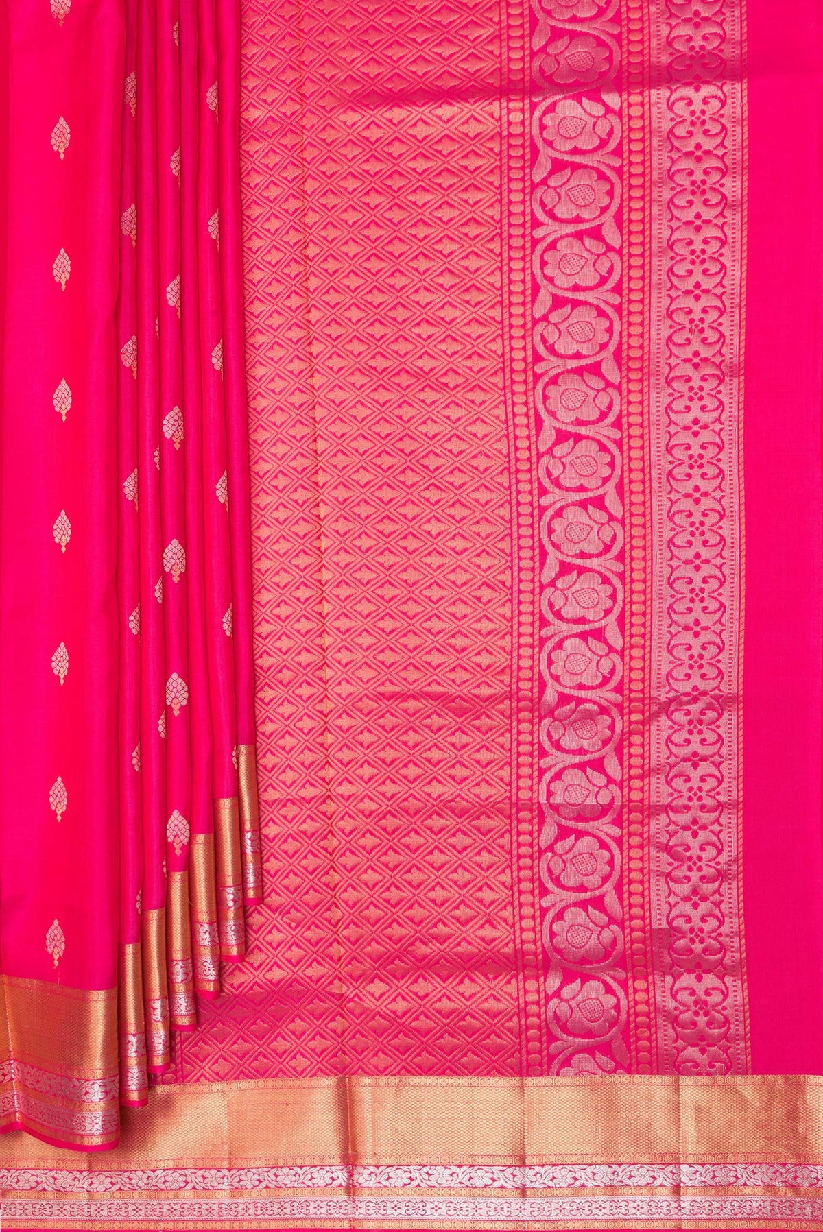 Pleats and pallu of Pure Silk Rose pink Dual Tone Soft Saree with Zari Butta on the body and Zari Border. 