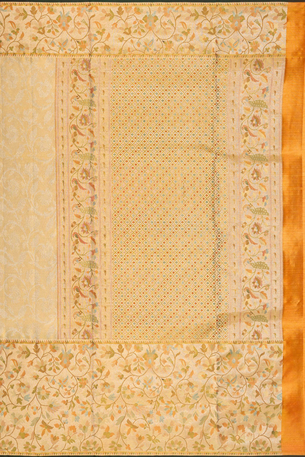 Close up image of the pallu of Gold Dual Tone Kanchipuram Tissue Saree with Zari Brocade on the body and Fancy Border. 