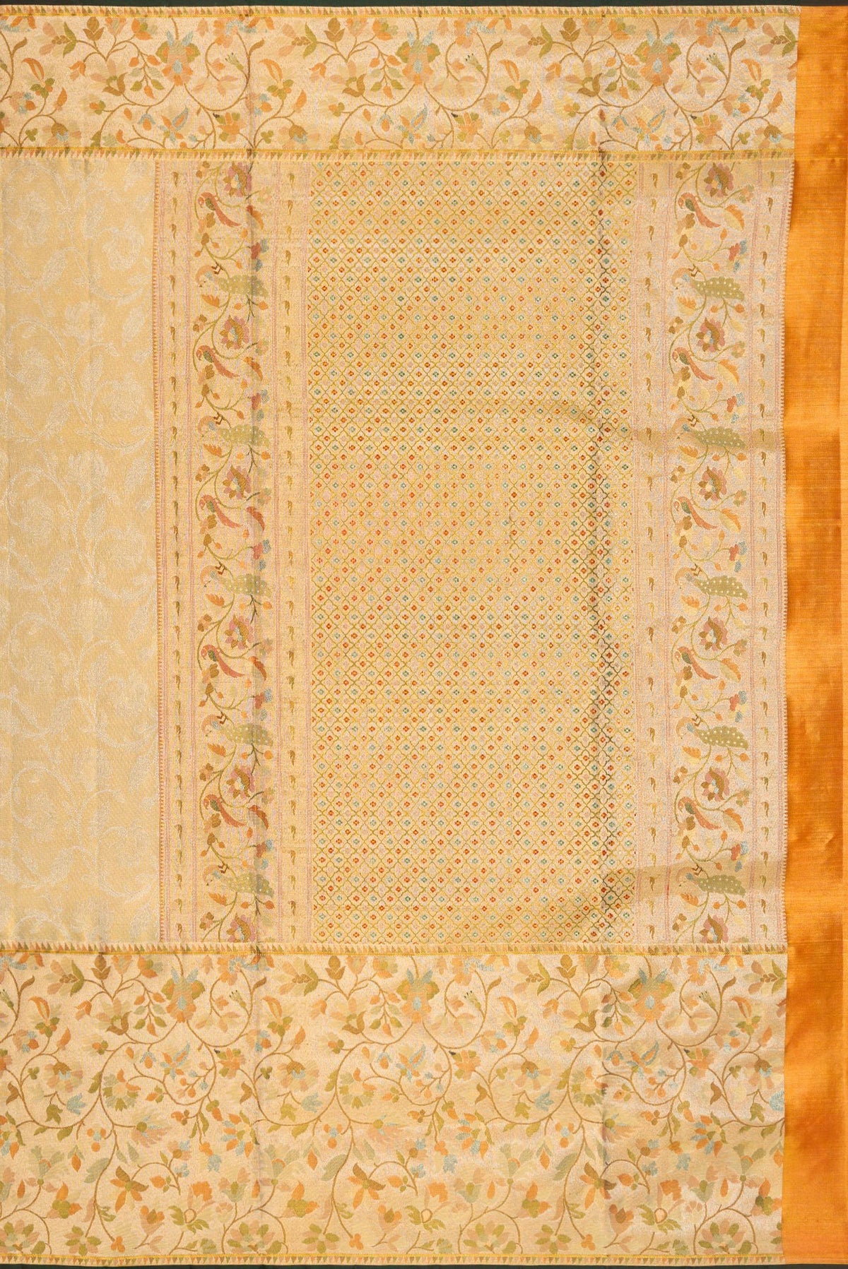Close up image of the pallu of Gold Dual Tone Kanchipuram Tissue Saree with Zari Brocade on the body and Fancy Border. 