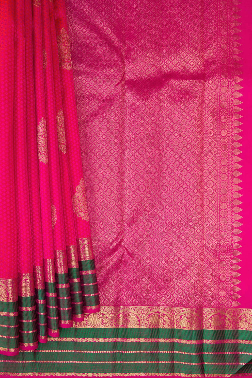 Pleats and pallu of Pure Silk Pink Kanchipuram Saree with Jacquard design on the body and Fancy Border. 