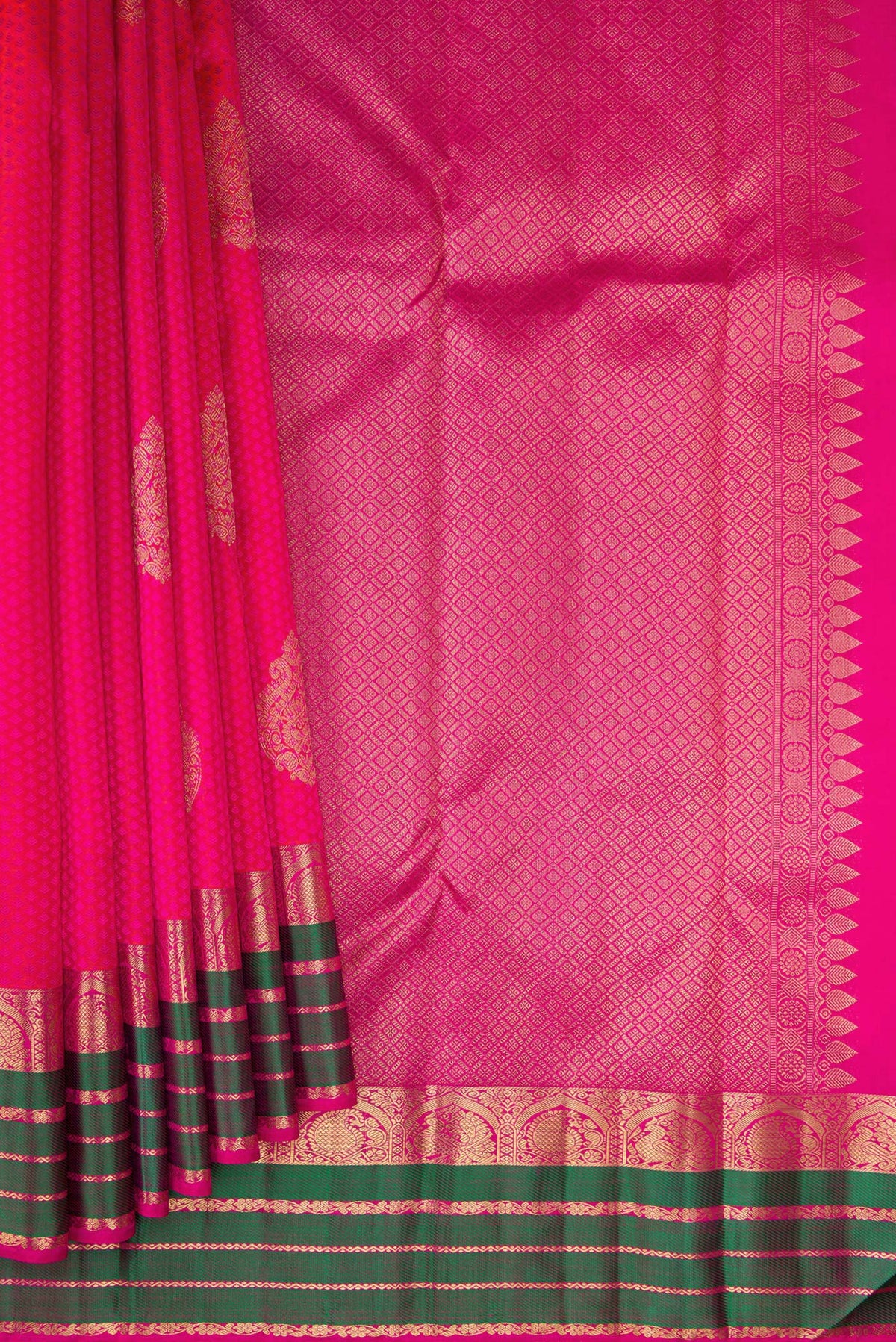 Pleats and pallu of Pure Silk Pink Kanchipuram Saree with Jacquard design on the body and Fancy Border. 