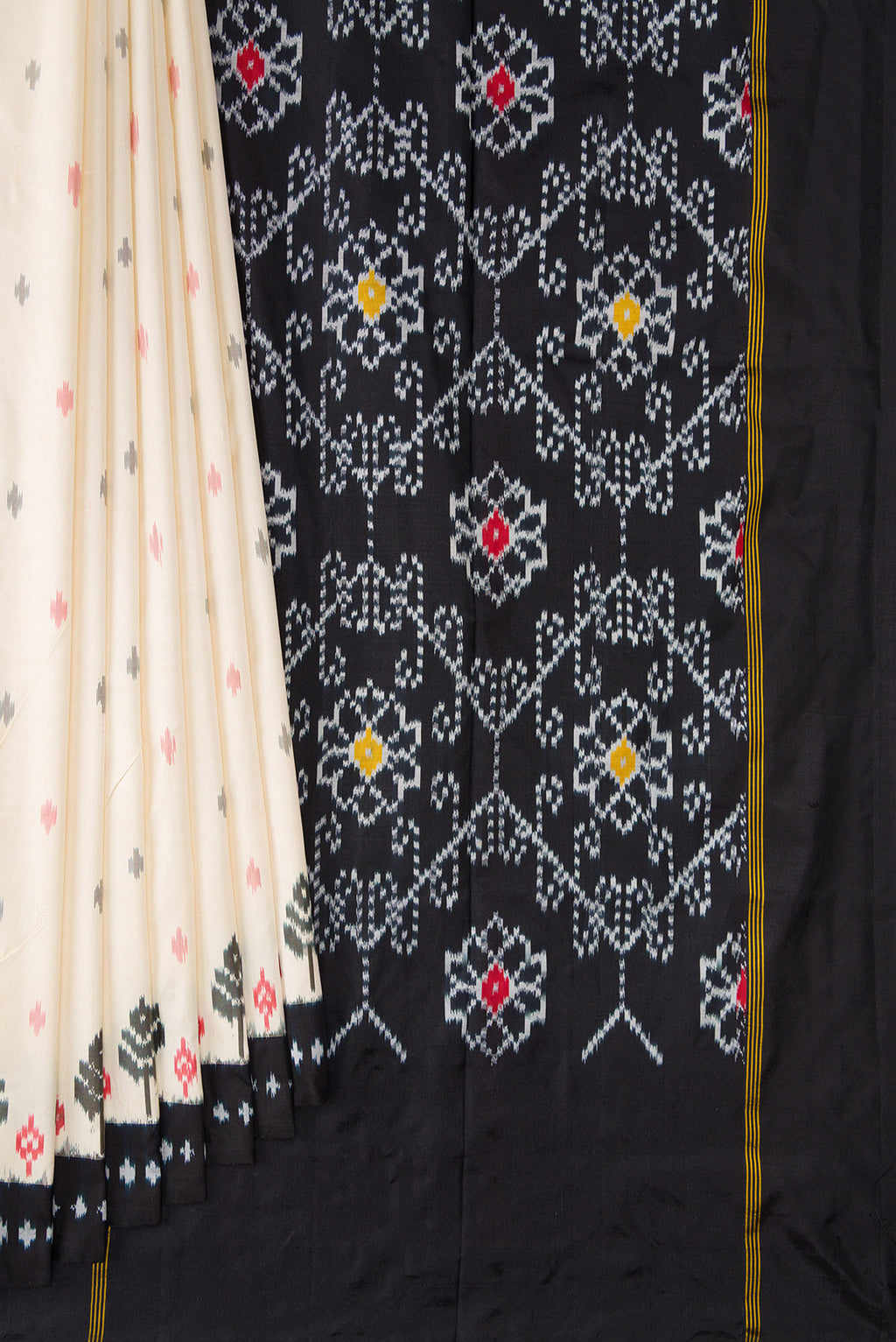 Pleats and pallu of Pure Silk Off White Pochampally Saree with Pure Ikat on the body and Ikat Border. 
