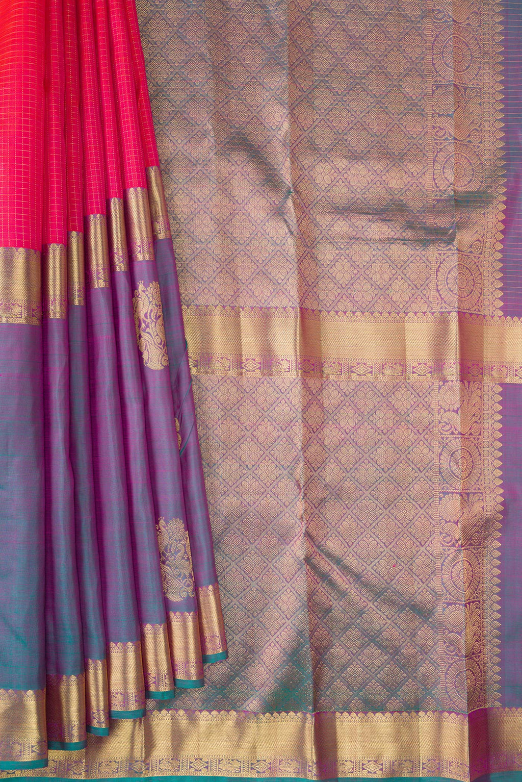 Pleats and pallu of Pure Silk Pink Dual Tone Kanchipuram Saree with Checked design on the body and Zari Border. 