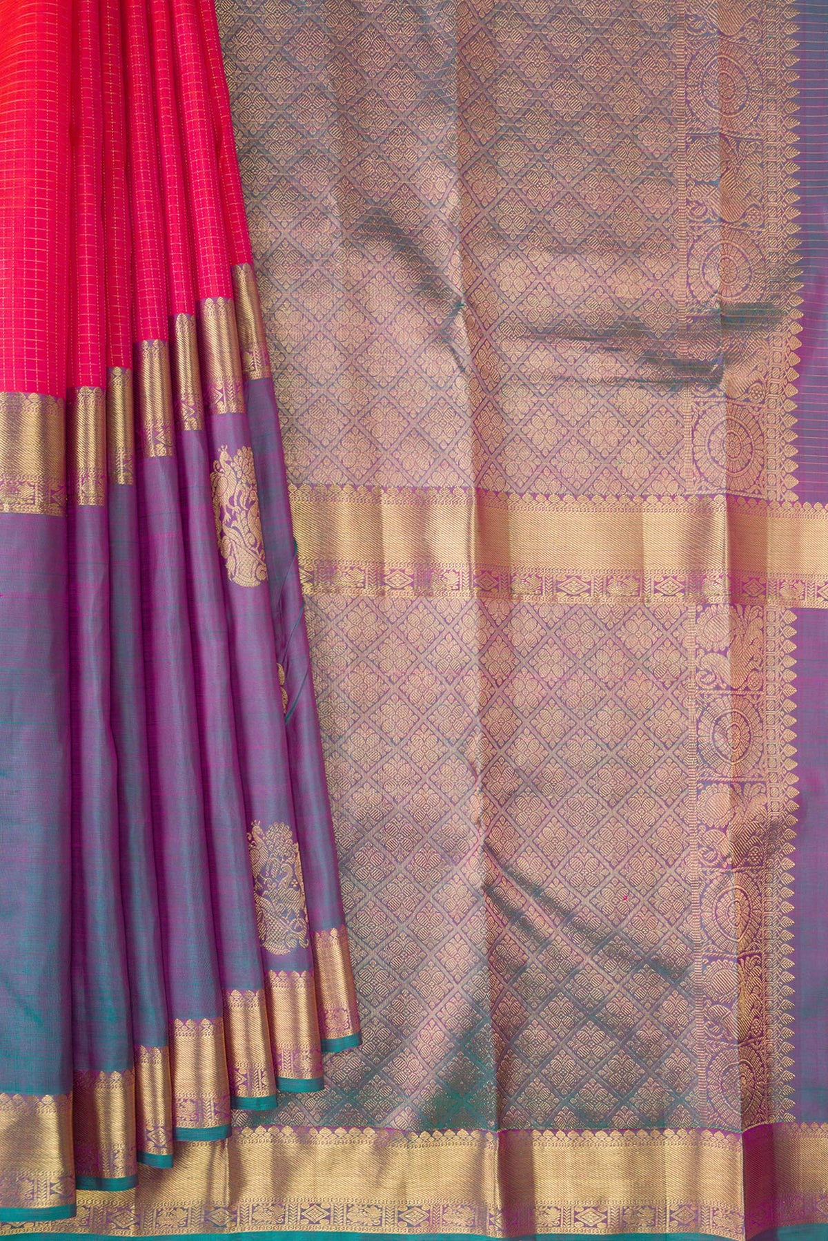 Pleats and pallu of Pure Silk Pink Dual Tone Kanchipuram Saree with Checked design on the body and Zari Border. 