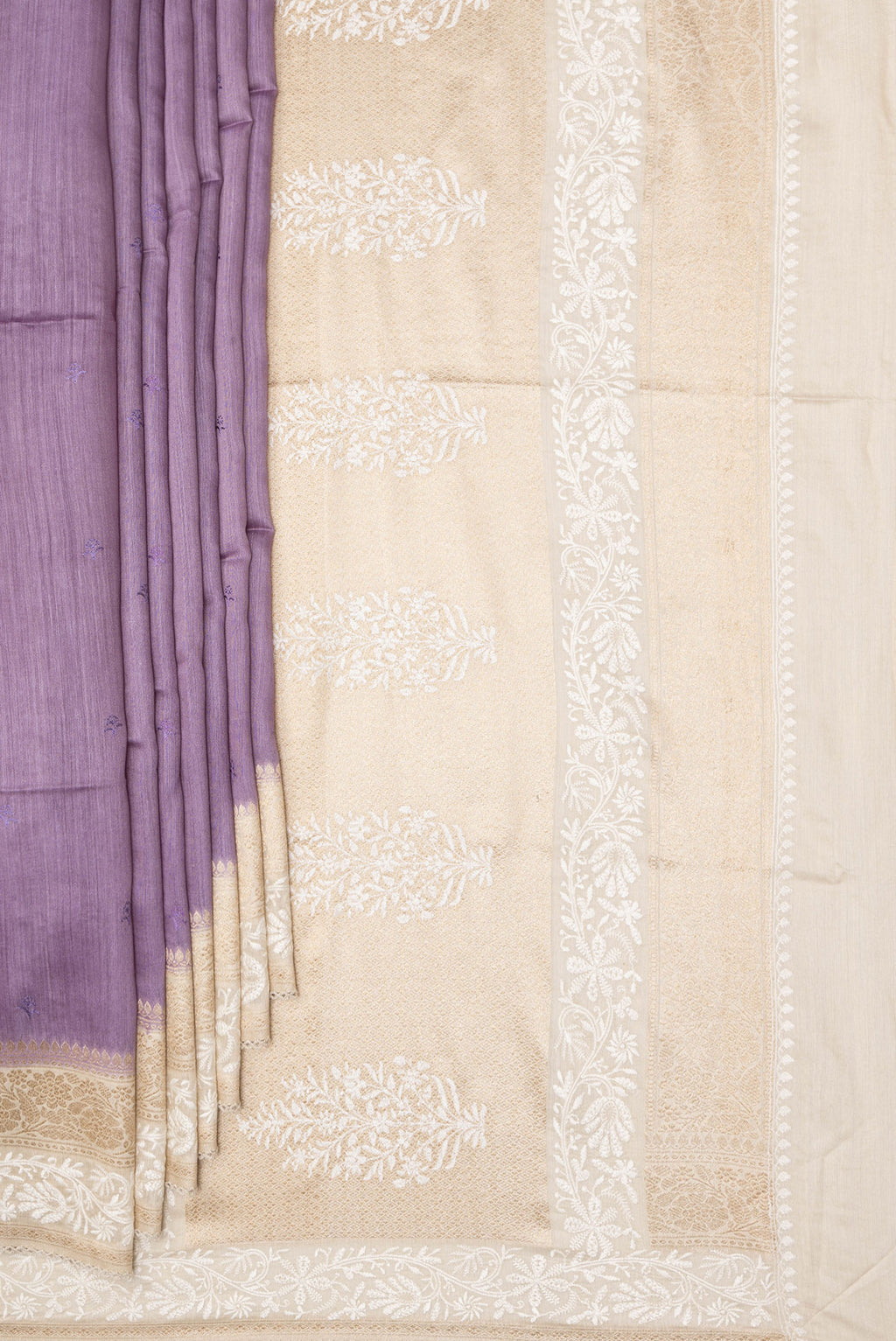 Pleats and pallu of Pure Silk Lavender Dual Tone Tussar Saree with Embroidery on the body and Embroidery Border. 