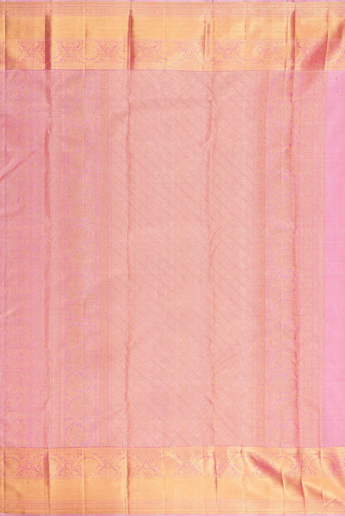 Close up image of the pallu of Pure Silk Pink Dual Tone Kanchipuram Saree with Zari Brocade on the body and Zari Border. 