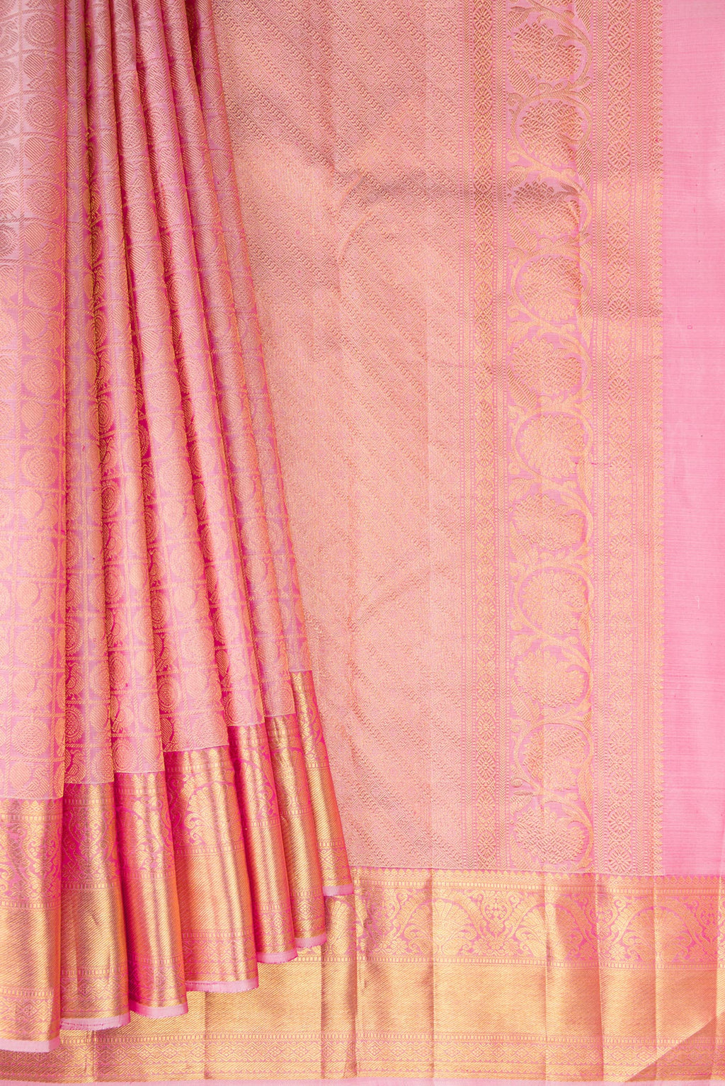 Pleats and pallu of Pure Silk Pink Dual Tone Kanchipuram Saree with Zari Brocade on the body and Zari Border. 