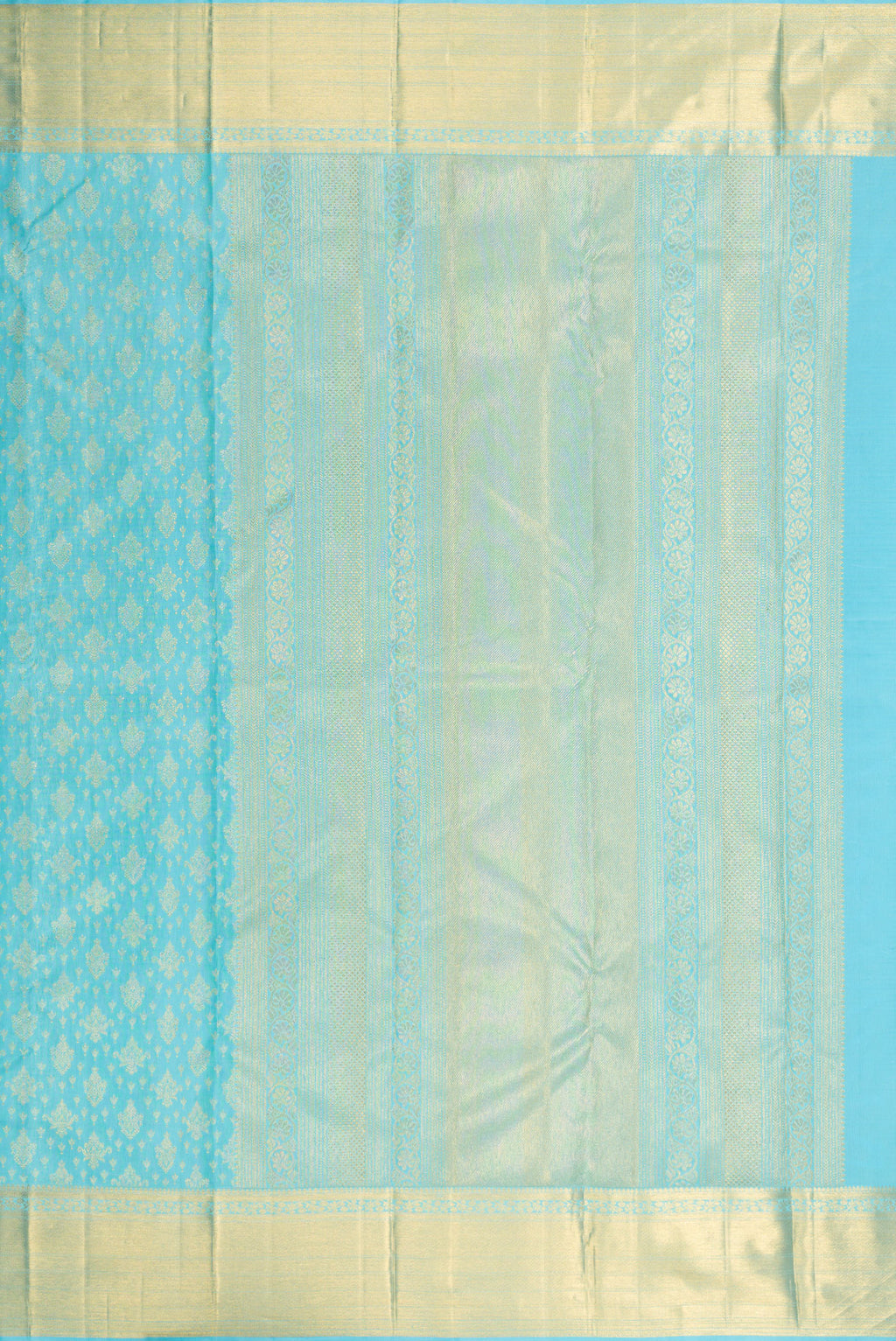 Close up image of the pallu of Pure Silk Sky Blue Dual Tone Kanchipuram Saree with Zari Brocade on the body and Zari Border. 