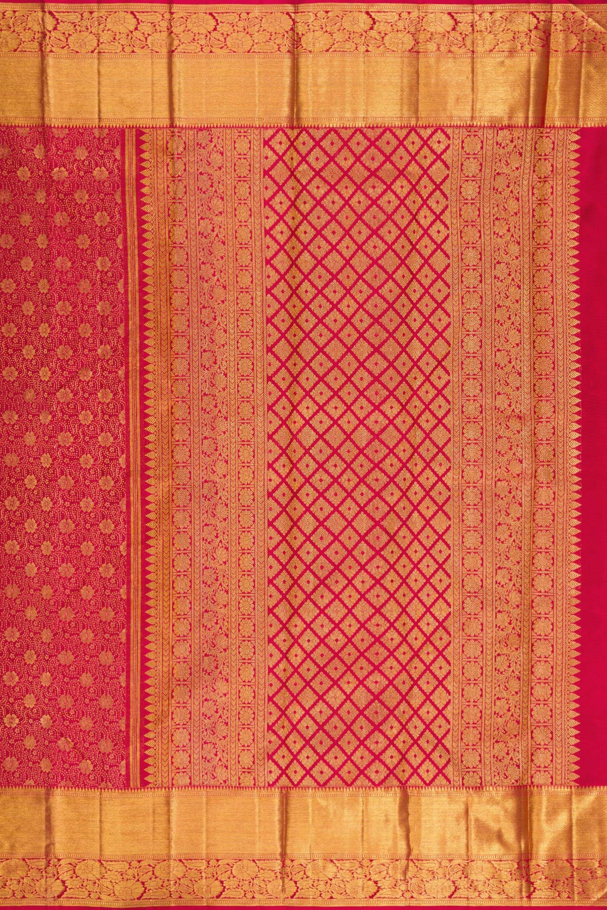 Close up image of the pallu of Pure Silk Red Kanchipuram Saree with Zari Brocade on the body and Zari Border. 