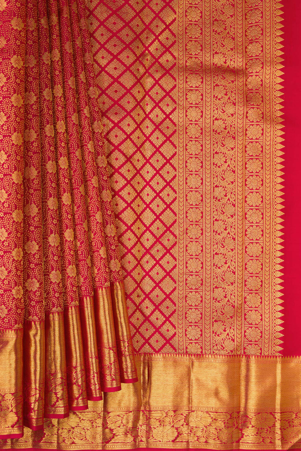 Pleats and pallu of Pure Silk Red Kanchipuram Saree with Zari Brocade on the body and Zari Border. 