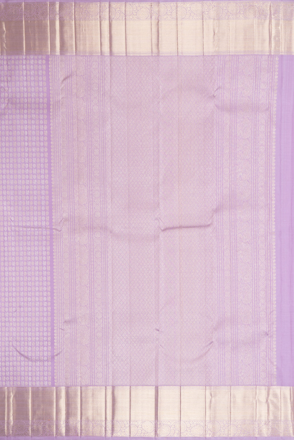 Close up image of the pallu of Pure Silk Lavender Kanchipuram Saree with Zari Brocade on the body and Zari Border. 