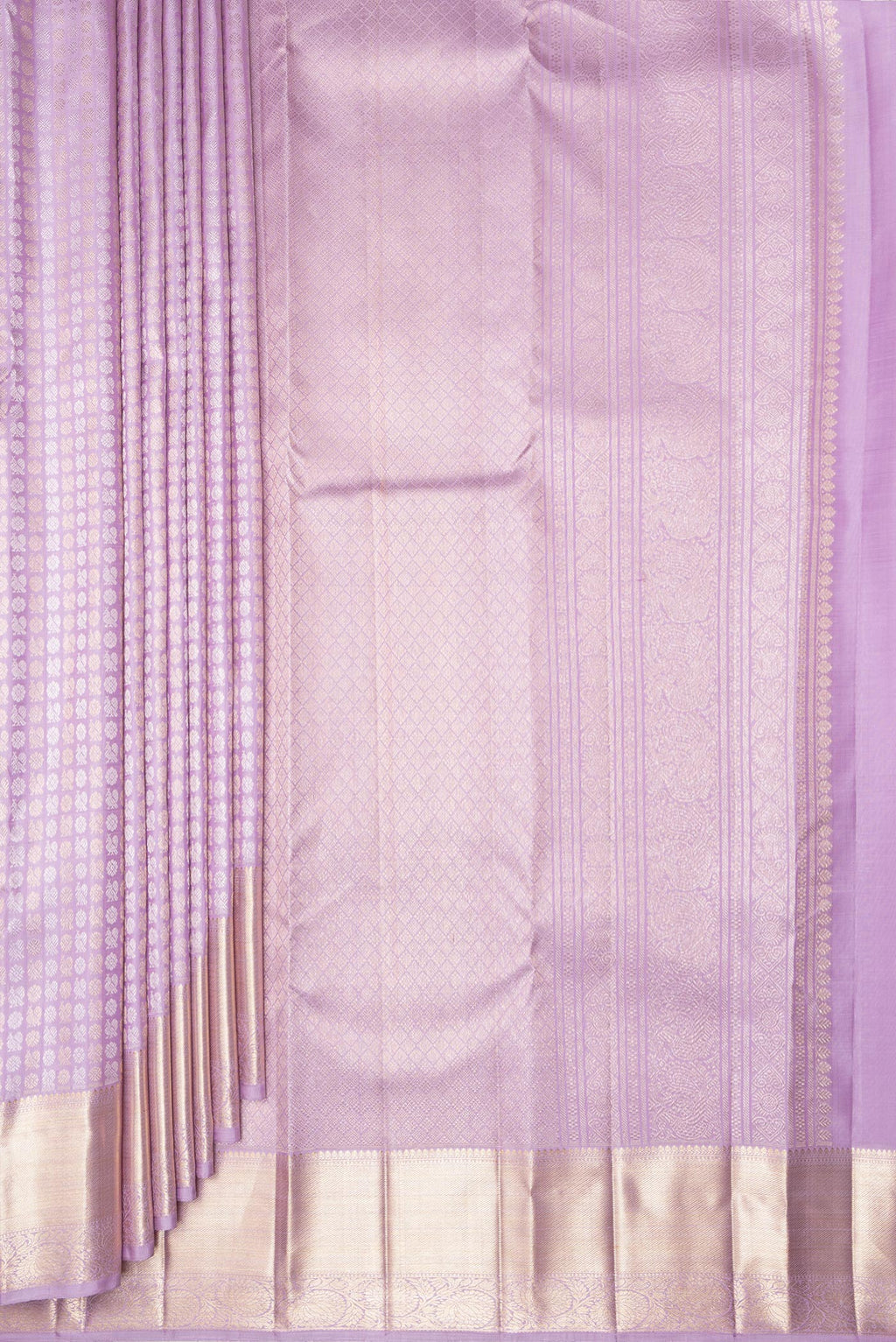 Pleats and pallu of Pure Silk Lavender Kanchipuram Saree with Zari Brocade on the body and Zari Border. 