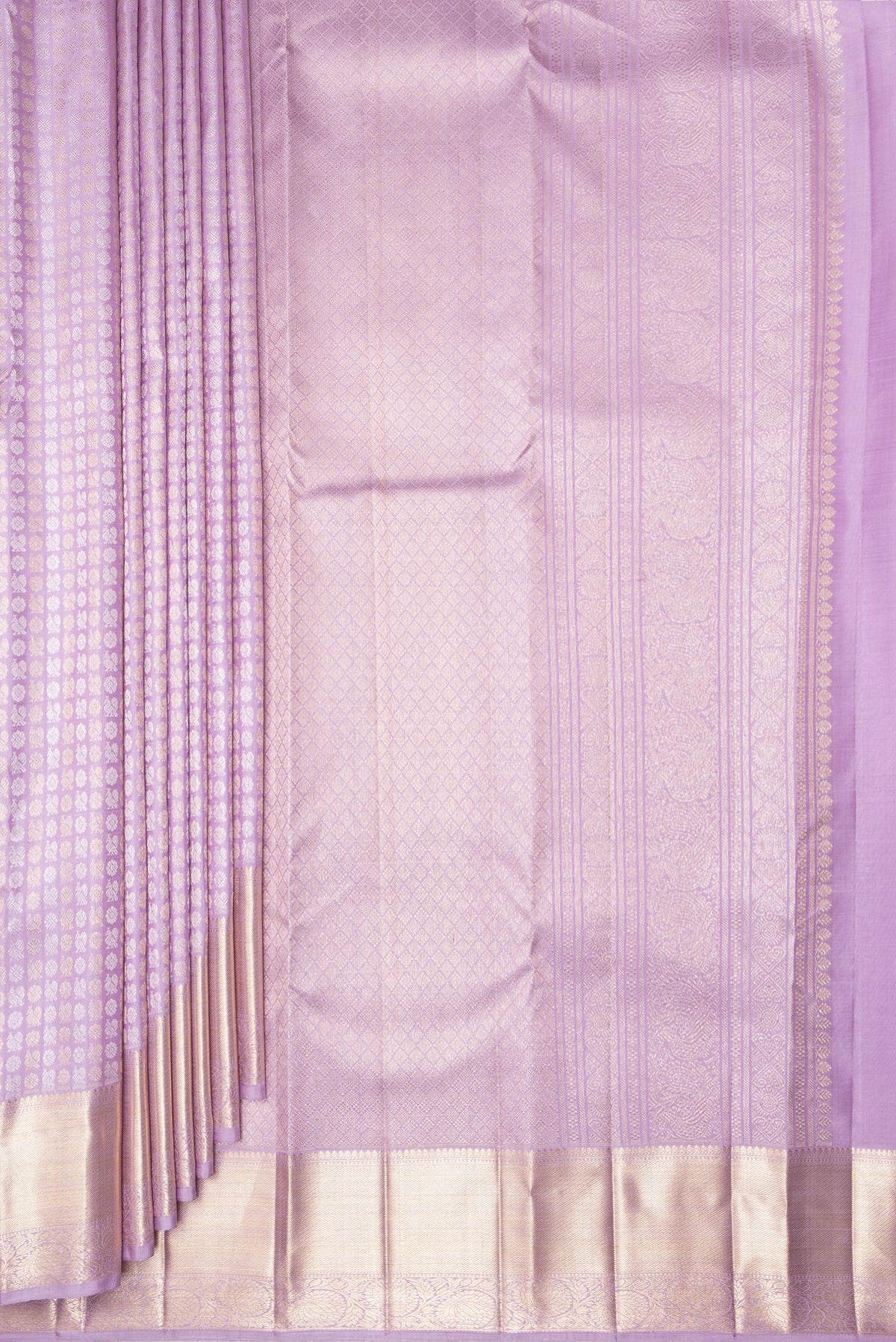 Pleats and pallu of Pure Silk Lavender Kanchipuram Saree with Zari Brocade on the body and Zari Border. 
