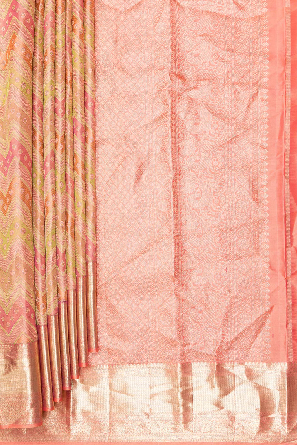 Pleats and pallu of Pure Silk Golden Peach Dual Tone Kanjivaram Saree with Zari Brocade on the body and Zari Border. 