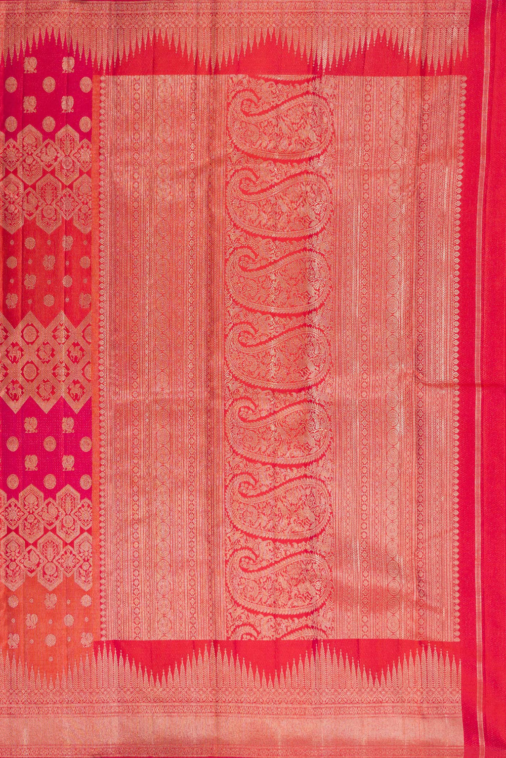Close up image of the pallu of Pure Silk Pink and Orange Color Kanjivaram Saree with Zari Brocade on the body and Fancy Border. 