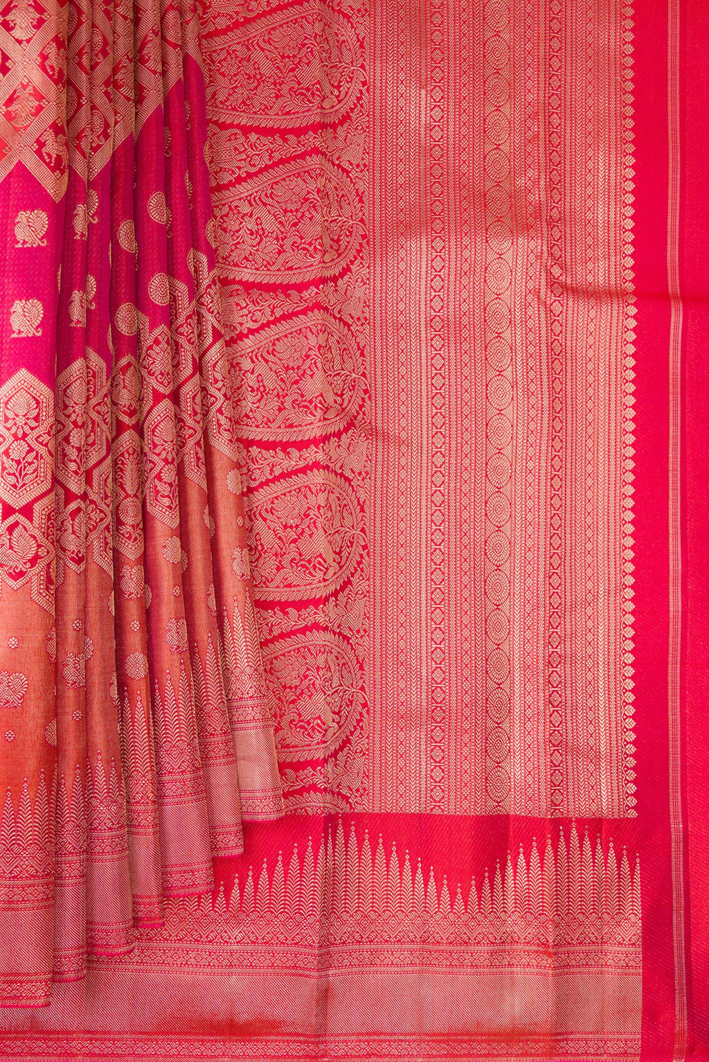 Pleats and pallu of Pure Silk Pink and Orange Color Kanjivaram Saree with Zari Brocade on the body and Fancy Border. 