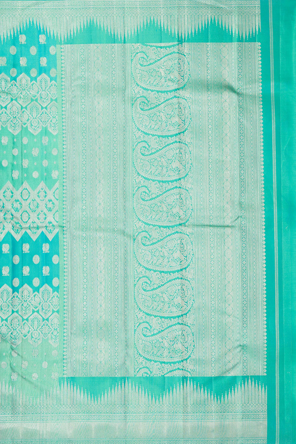 Close up image of the pallu of Pure Silk Sea Green Dual Tone Kanjivaram Saree with Zari Brocade on the body and Fancy Border. 