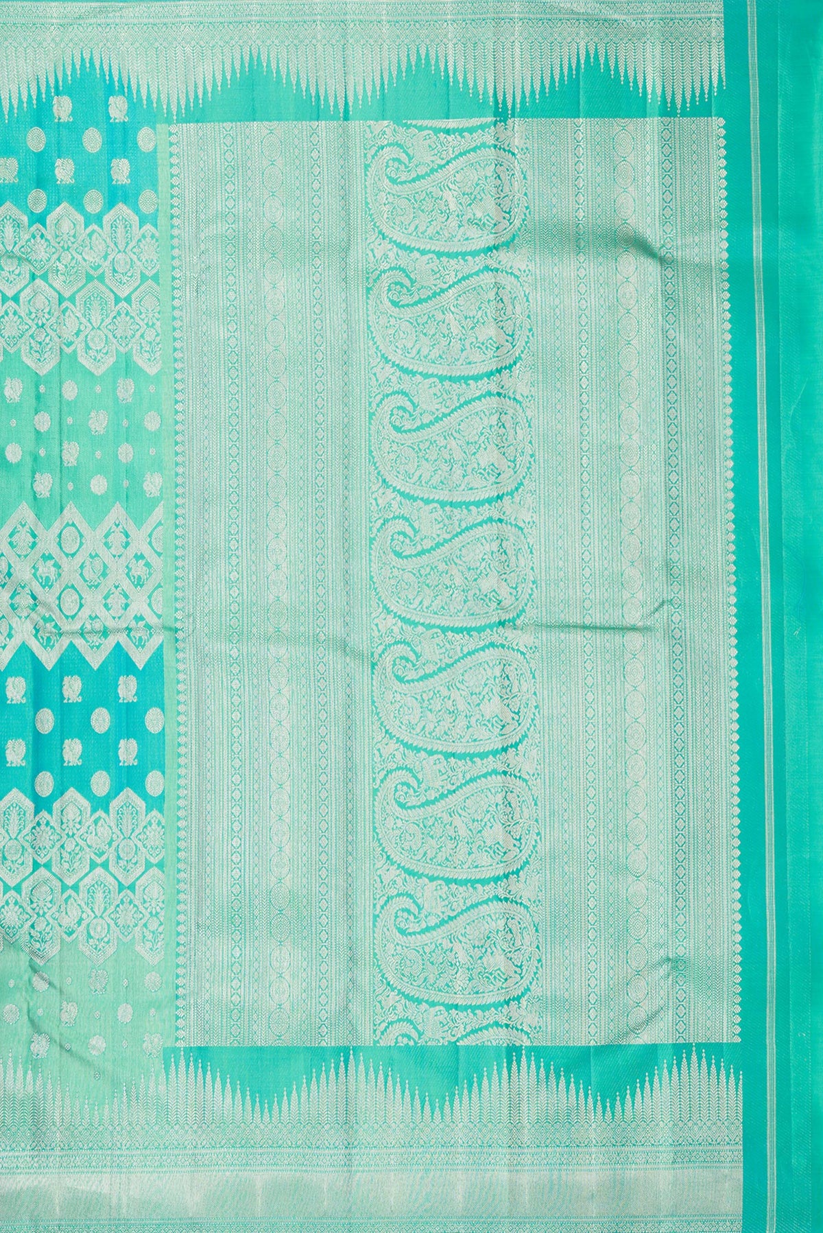 Close up image of the pallu of Pure Silk Sea Green Dual Tone Kanjivaram Saree with Zari Brocade on the body and Fancy Border. 