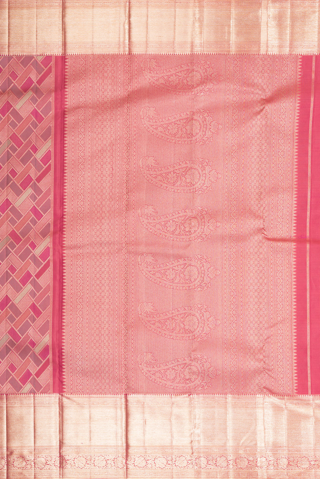 Close up image of the pallu of Pure Silk Coral Dual Tone Kanjivaram Saree with Zari Brocade on the body and Zari Border. 