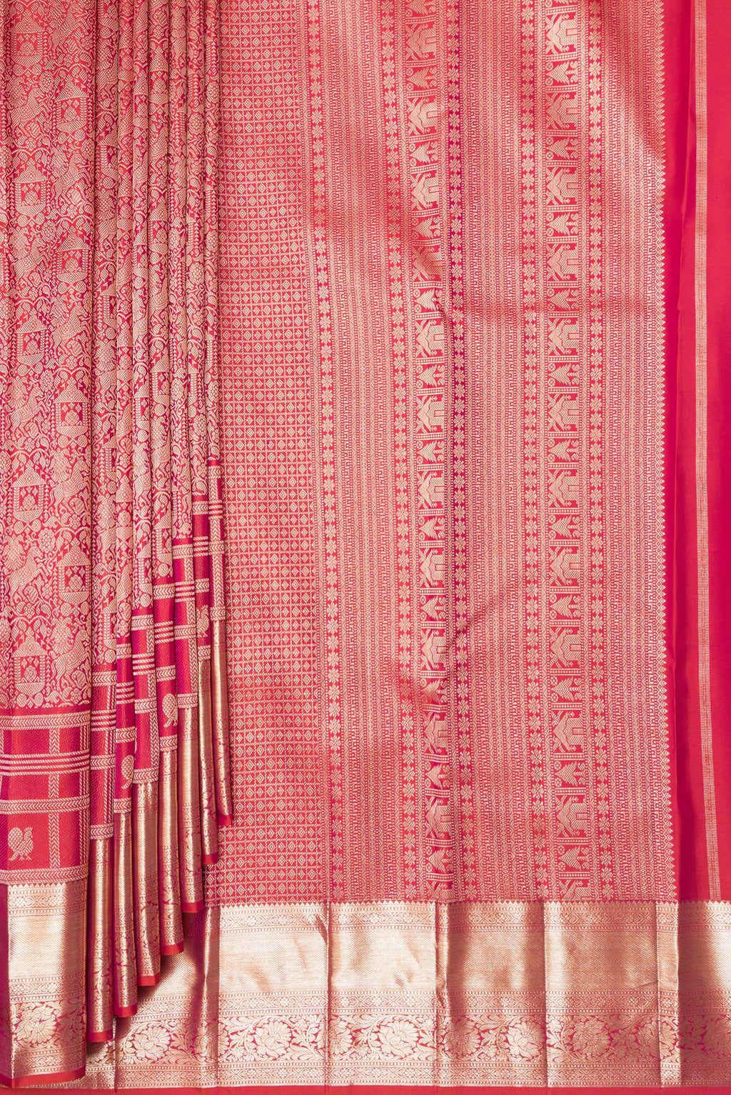 Pleats and pallu of Pure Silk Brick Orange Dual Tone Kanjivaram Saree with Zari Brocade on the body and Fancy Border. 