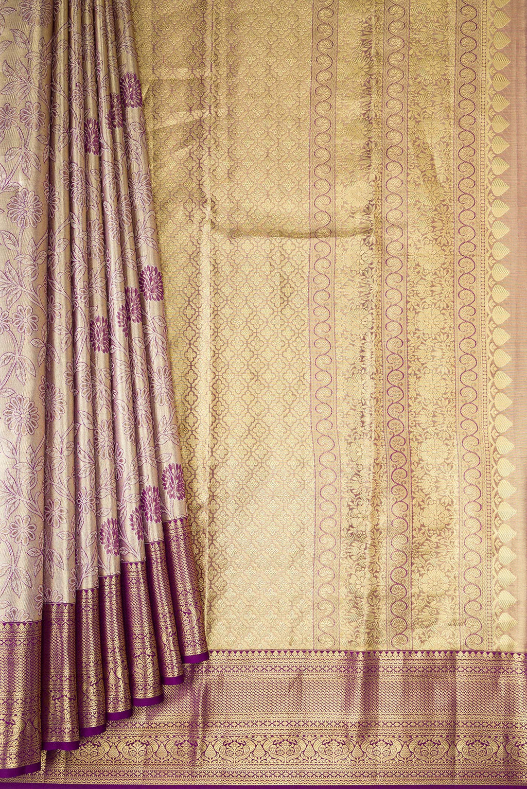Pleats and pallu of Gold Dual Tone Kanchipuram Tissue Saree with Zari Brocade on the body and Zari Border. 