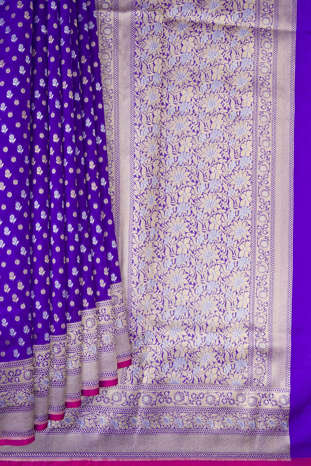 Pleats and pallu of Pure Silk Royal Blue Dual Tone Banarasi Saree with Zari Brocade on the body and Zari Border. 