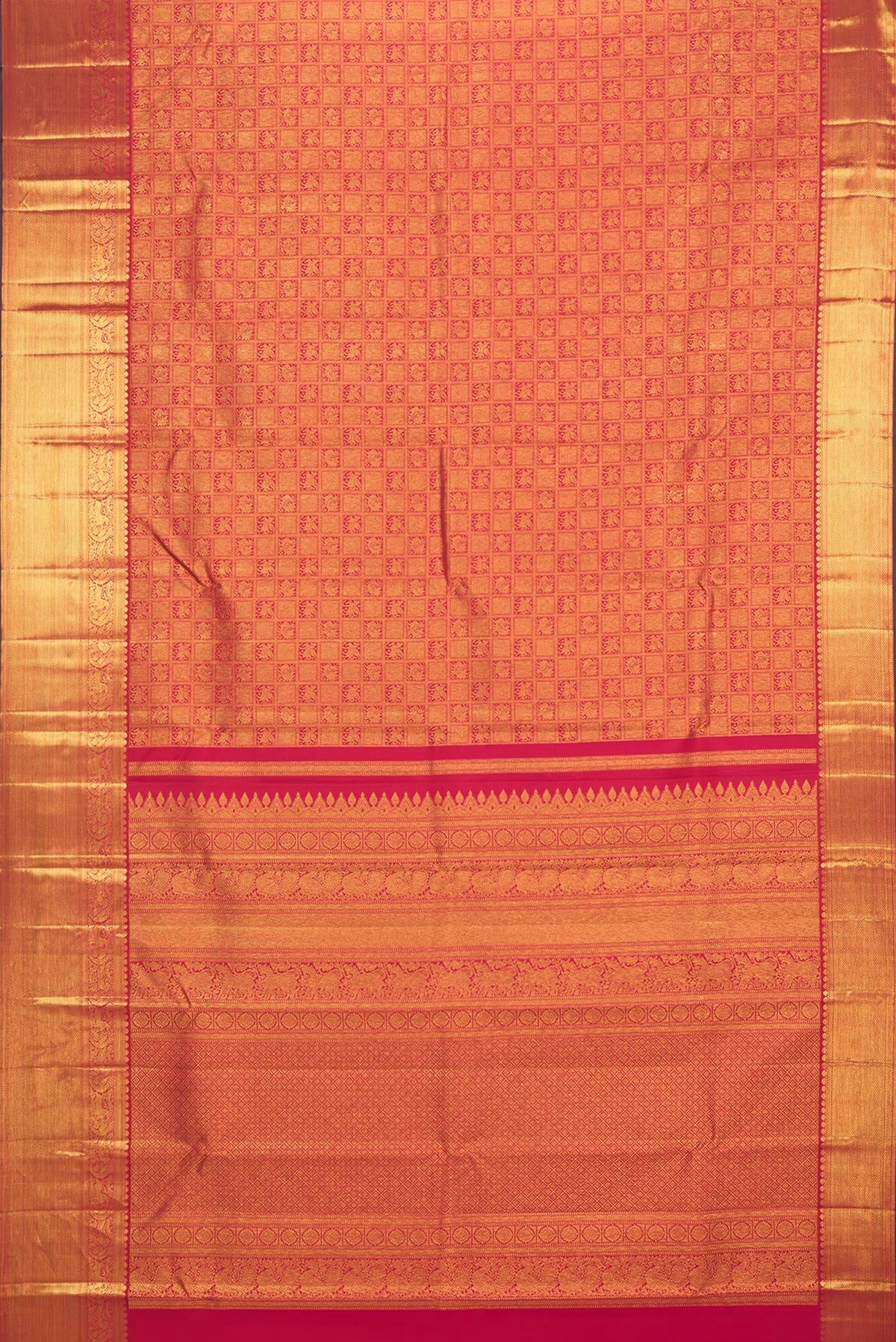 Flat view of Pure Silk Dark Pink Dual Tone Kanjivaram Saree with Zari Brocade on the body and Zari Border. 