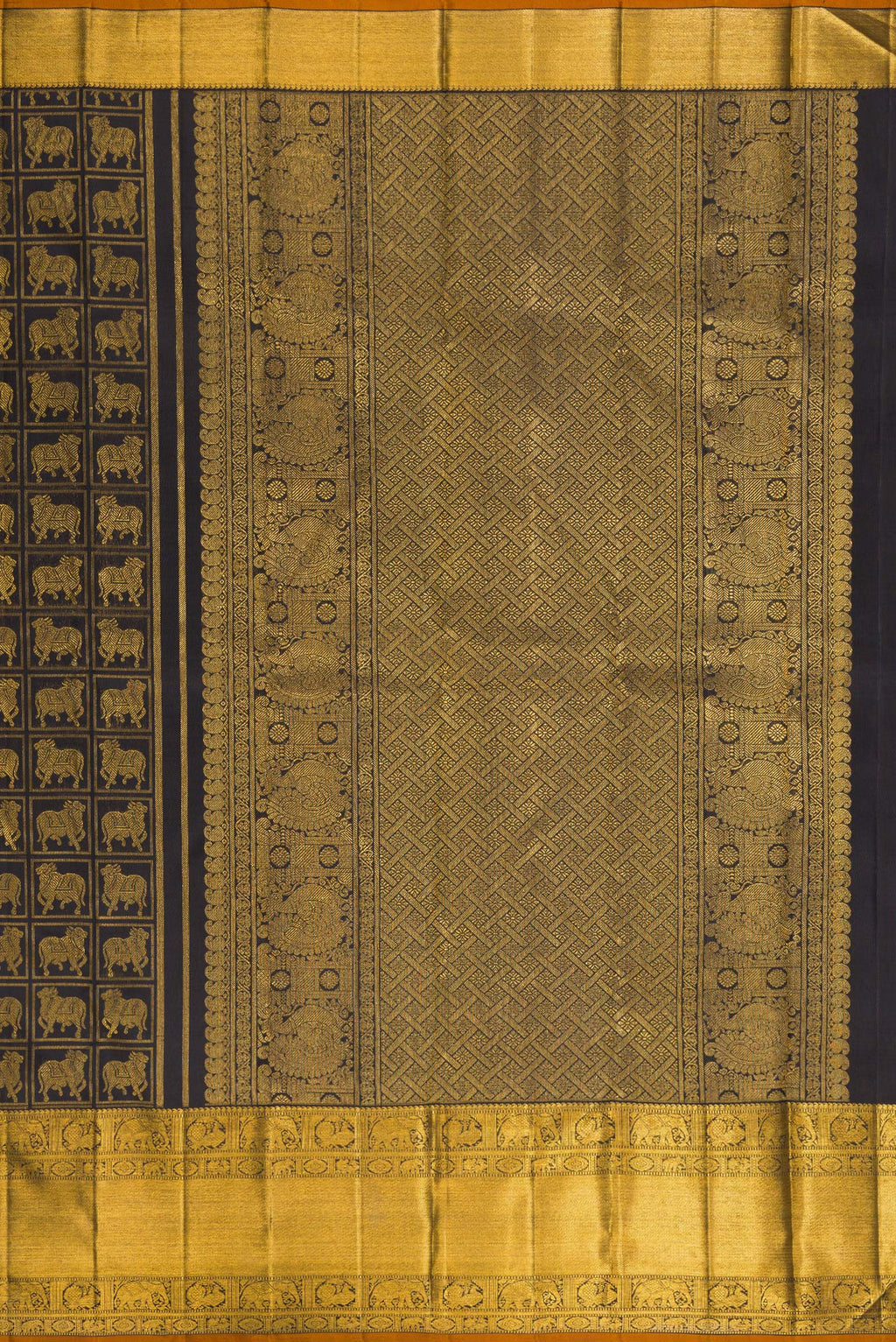 Close up image of the pallu of Pure Silk Black Dual Tone Kanchipuram Saree with Checked design on the body and Zari Border. 