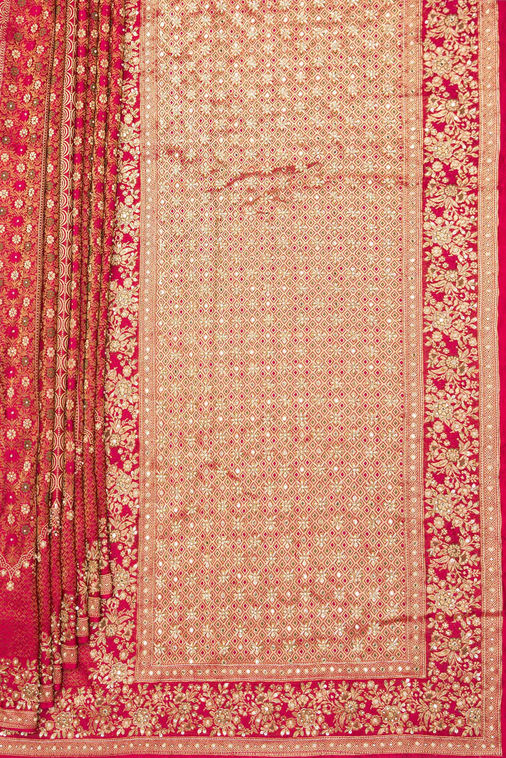 Pleats and pallu of Dark Pink Dual Tone Crepe Saree with Embroidered on the body and Sequin Border. 