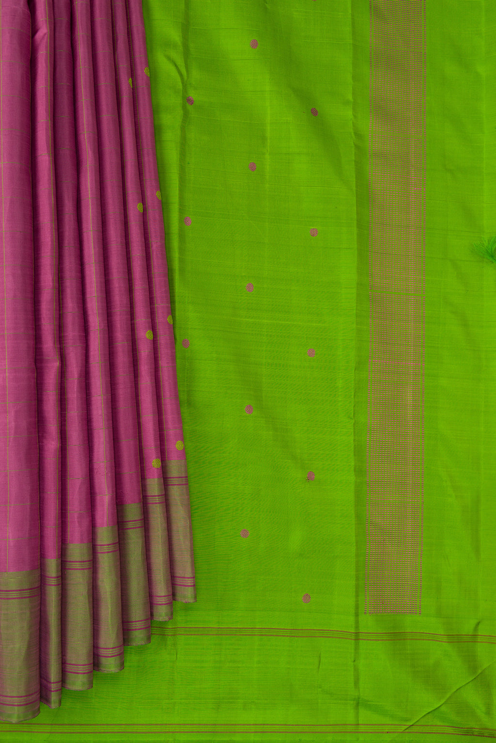 Pleats and pallu of Pure Silk Pink Kanjivaram Saree with Checked design on the body and Plain Border. 