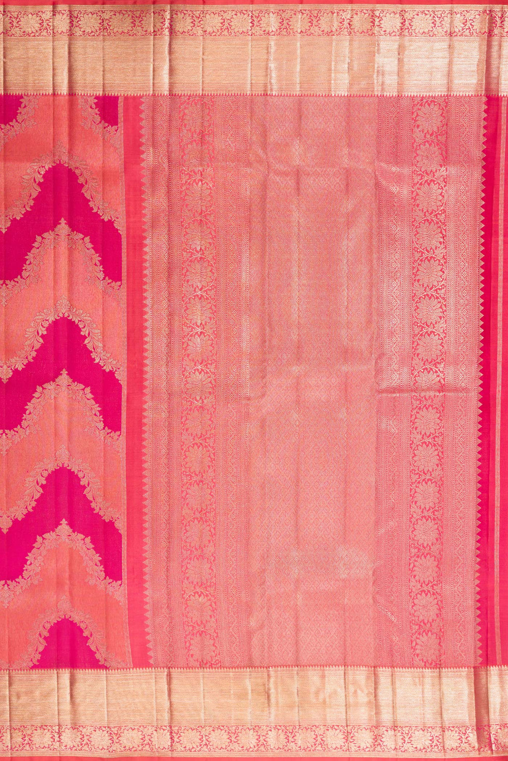 Close up image of the pallu of Pure Silk Pink Dual Tone Kanjivaram Saree with Zari Brocade on the body and Fancy Border. 