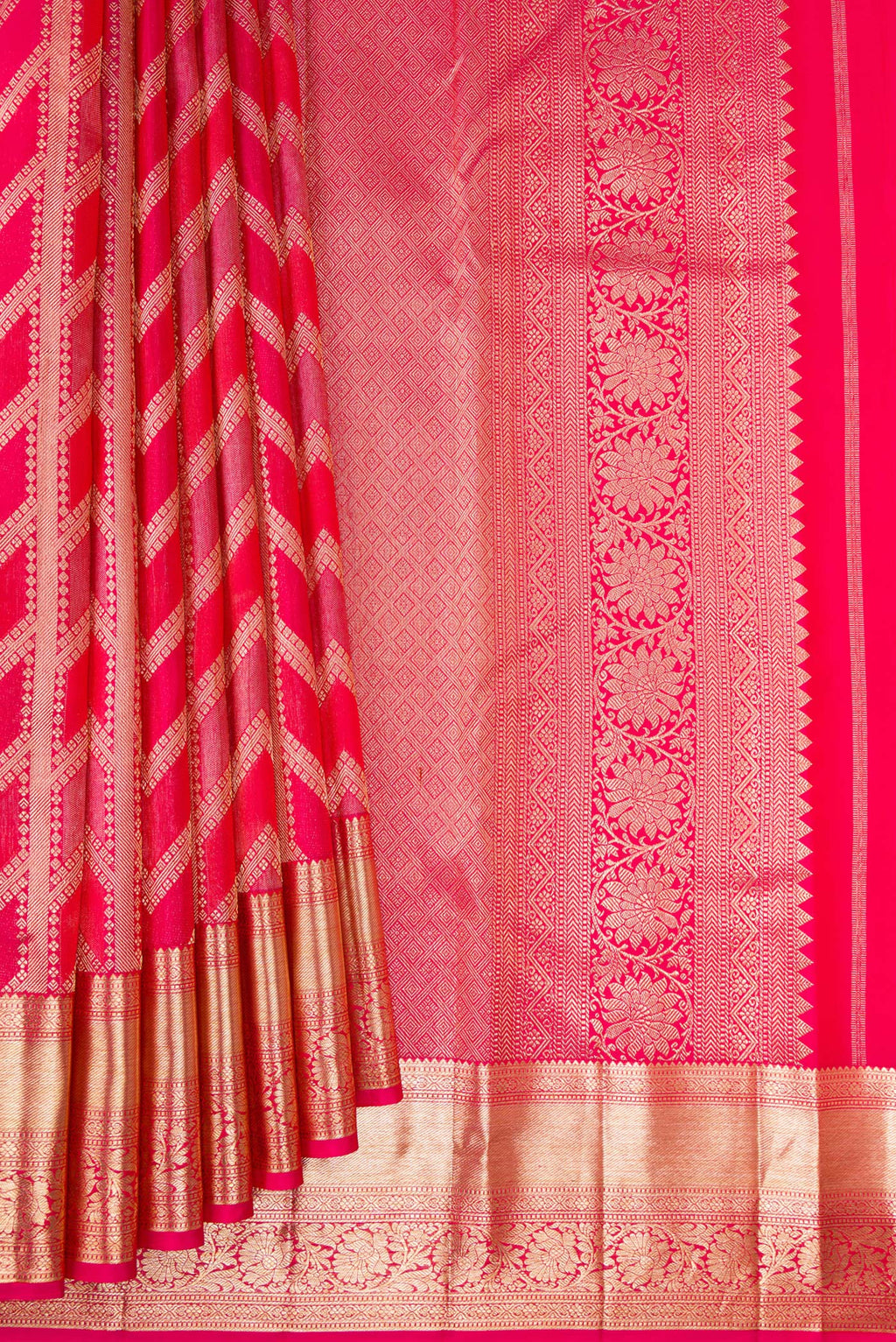 Pleats and pallu of Pure Silk Dark Pink Kanjivaram Saree with Zari Brocade on the body and Zari Border. 