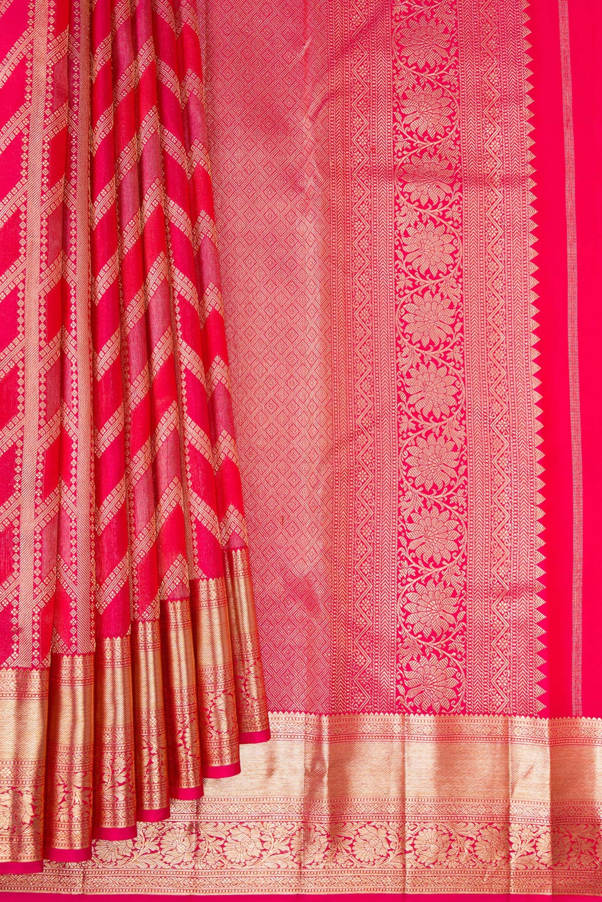 Pleats and pallu of Pure Silk Dark Pink Kanjivaram Saree with Zari Brocade on the body and Zari Border. 