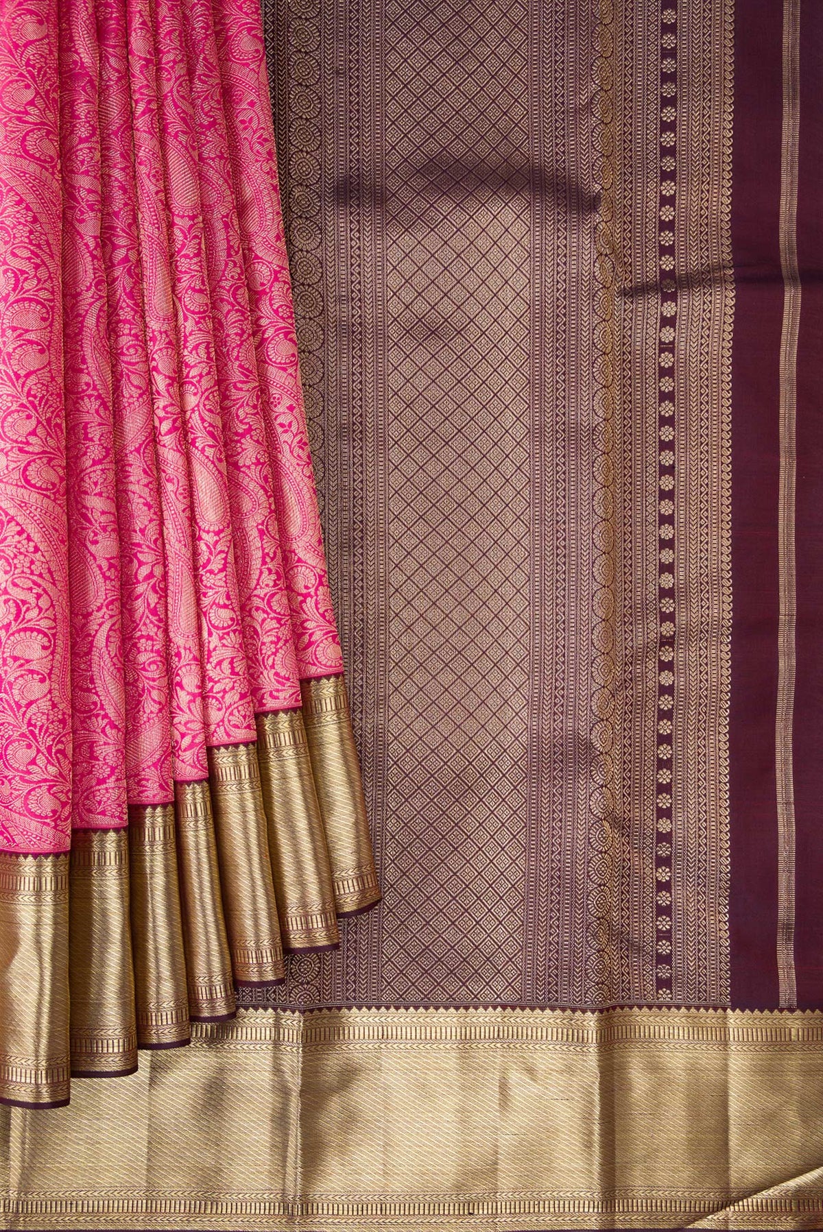 Pleats and pallu of Pure Silk Pink Kanjivaram Saree with Zari Brocade on the body and Zari Border. 