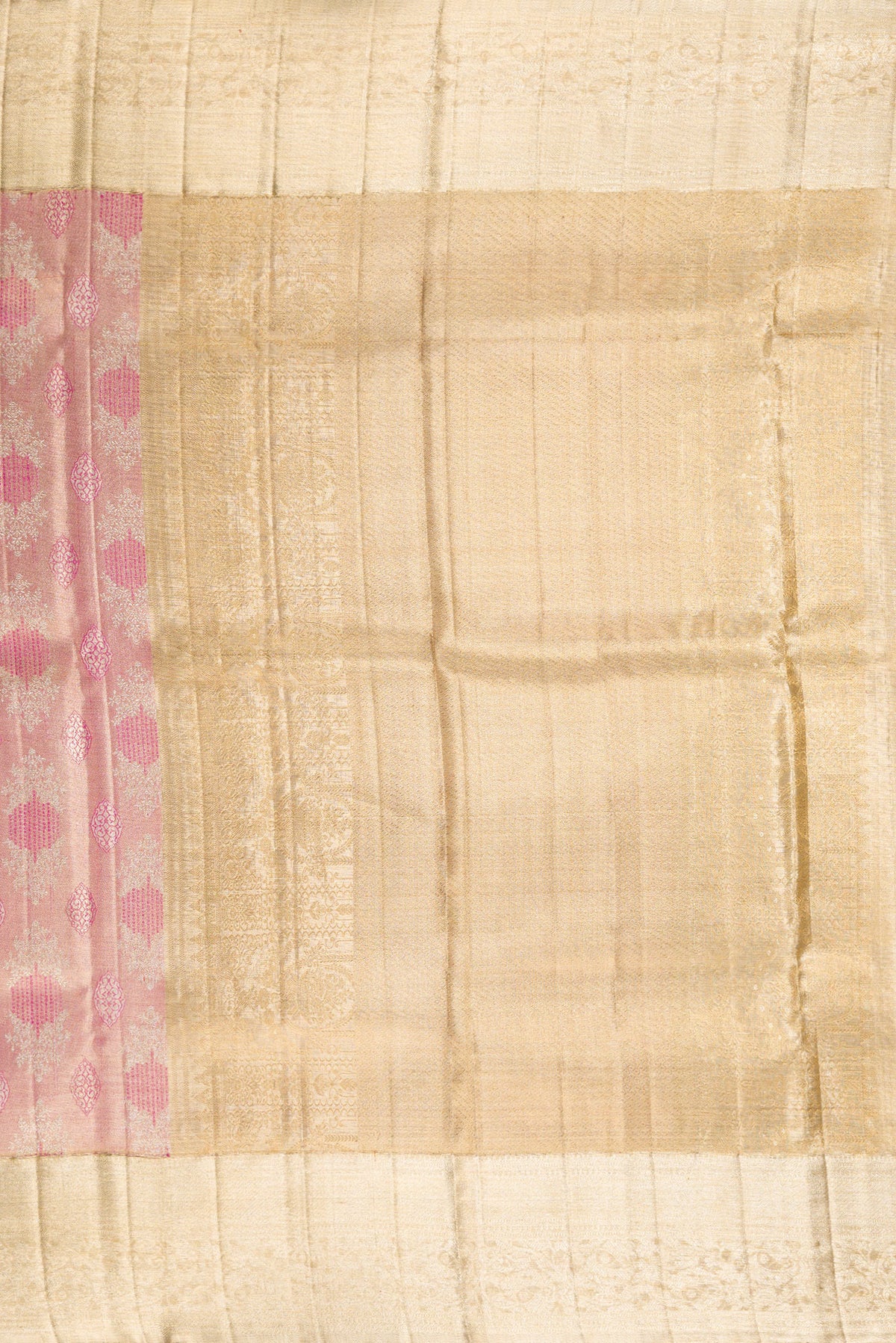 Close up image of the pallu of Pink Dual Tone Kanjivaram Tissue Saree with Zari Brocade on the body and Fancy Border. 