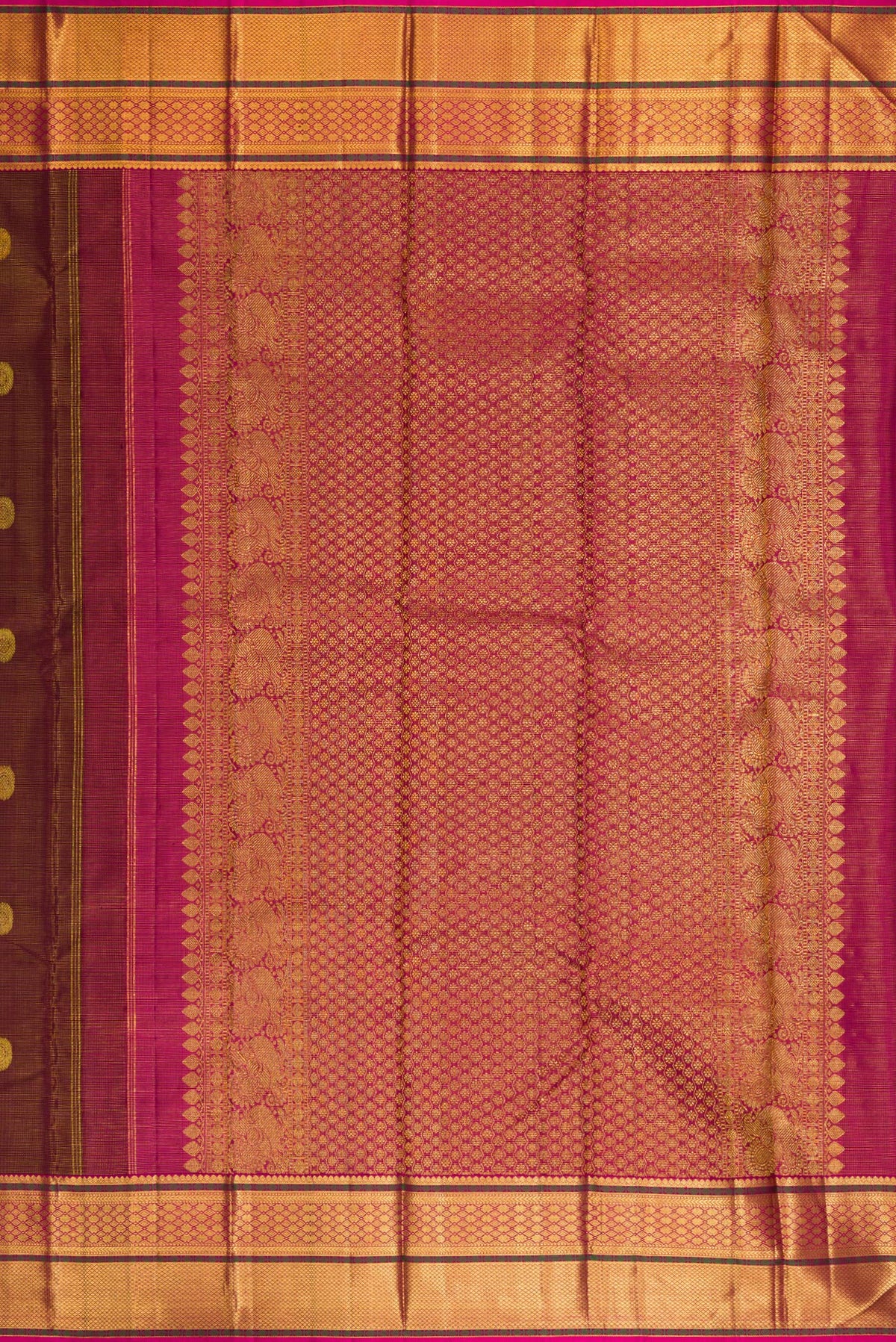 Close up image of the pallu of Pure Silk Maroon Dual Tone Kanjivaram Saree with Stripes on the body and Zari Border. 