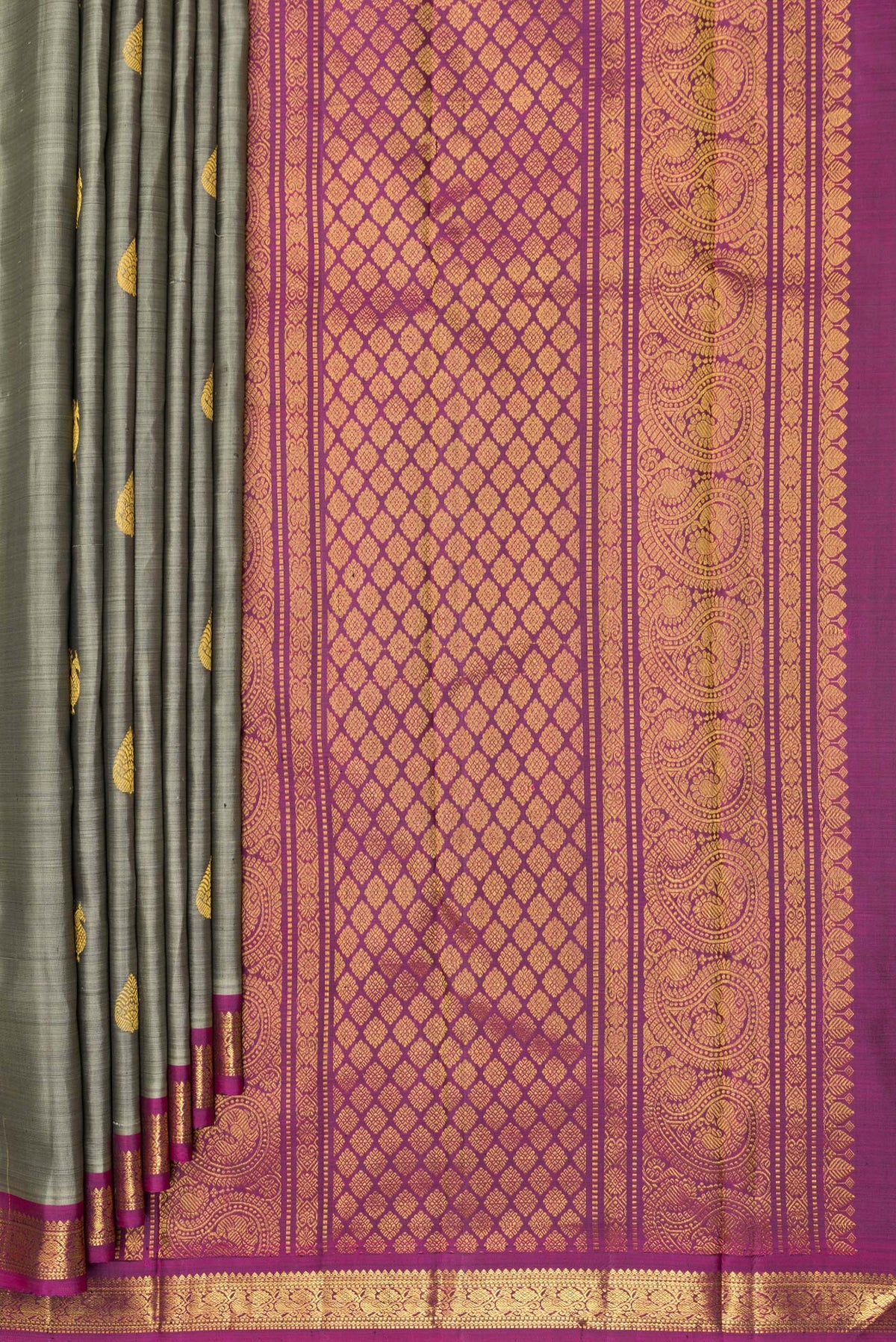 Pleats and pallu of Pure Silk Grey Dual Tone Kanchipuram Saree with Zari Butta on the body and Zari Border. 