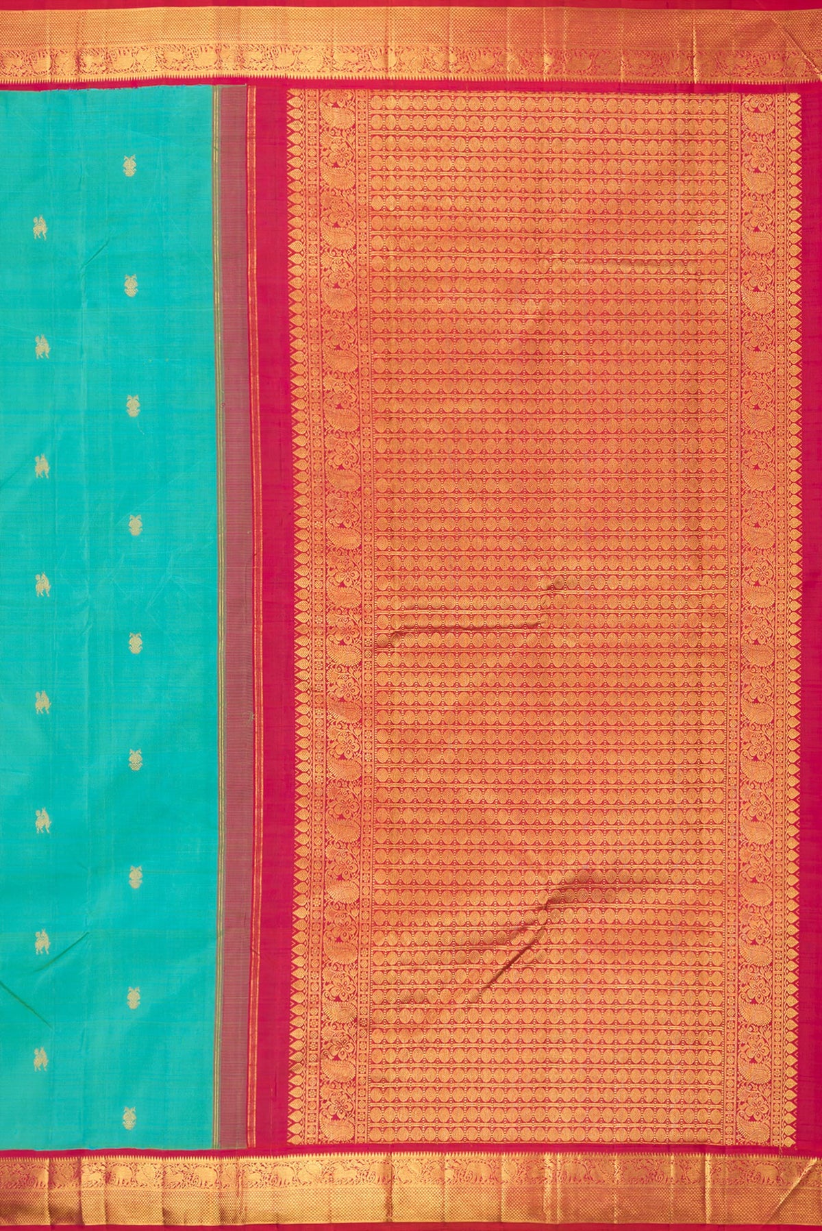 Close up image of the pallu of Pure Silk Sea Green Dual Tone Kanjivaram Saree with Zari Butta on the body and Zari Border. 