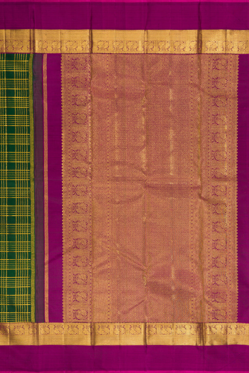 Close up image of the pallu of Pure Silk Bottle Green Kanchipuram Saree with Checked design on the body and Zari Border. 