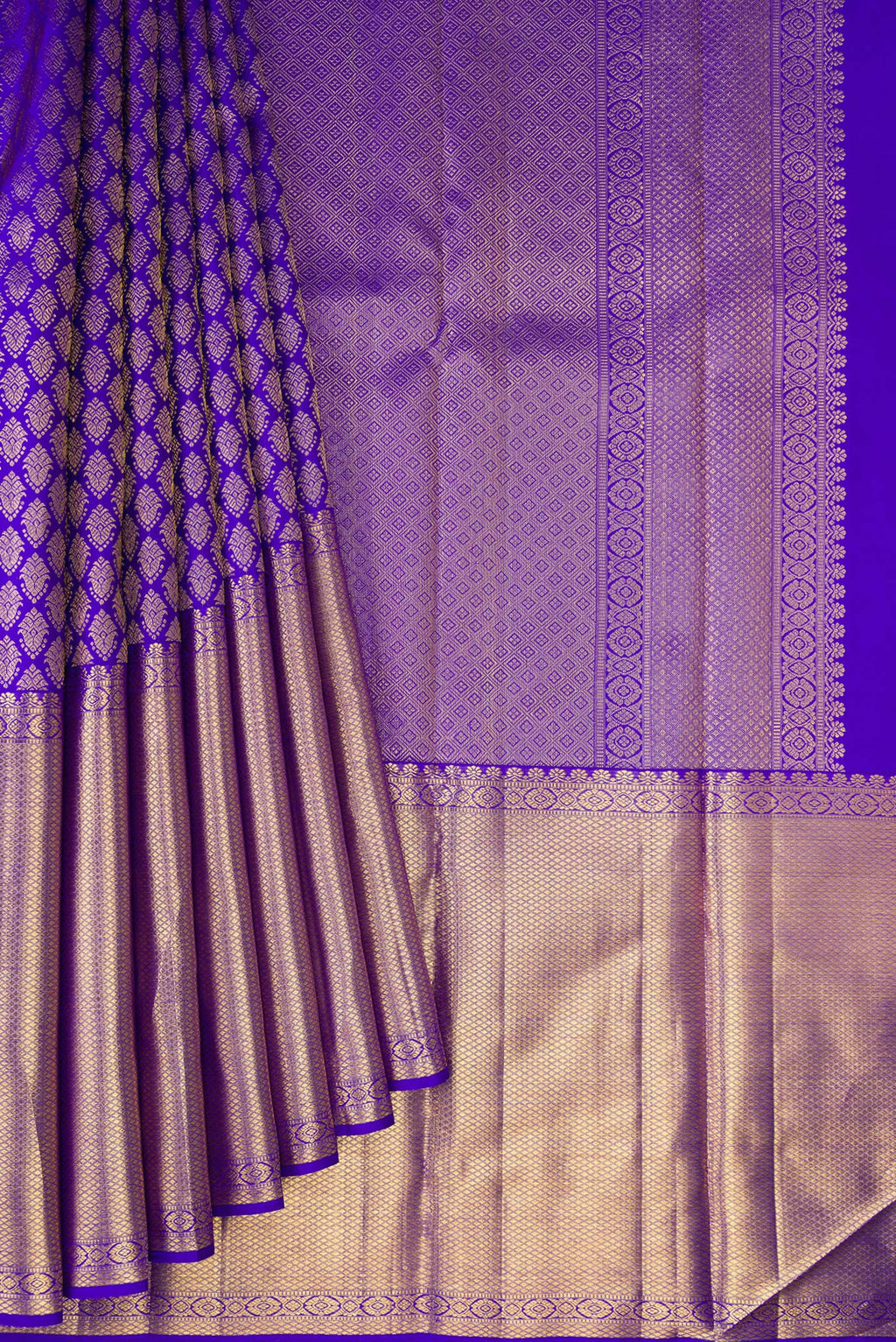 Pleats and pallu of Pure Silk Royal Blue Kanchipuram Saree with Zari Brocade on the body and Zari Border. 