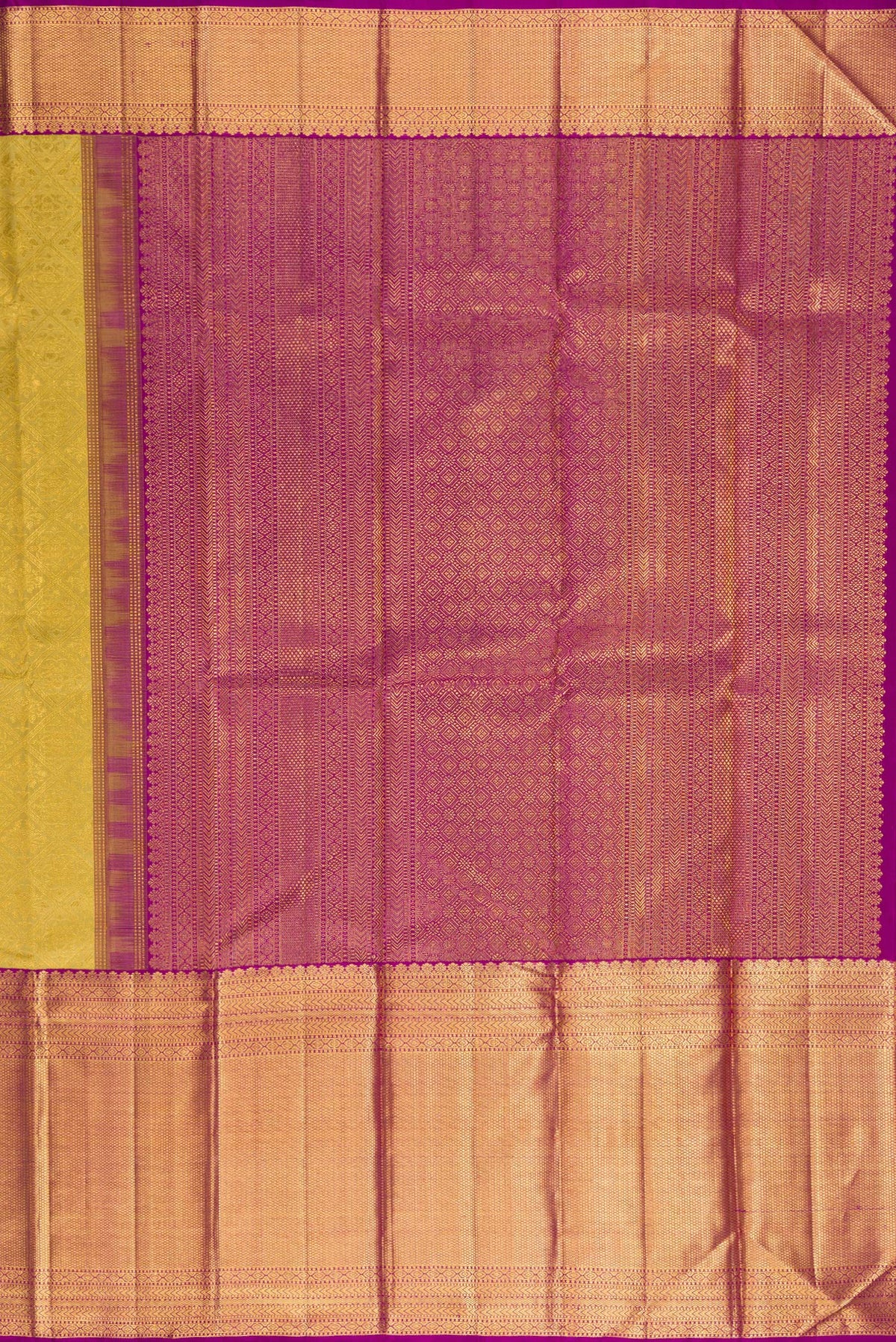 Close up image of the pallu of Pure Silk Gold Dual Tone Kanchipuram Saree with Zari Brocade on the body and Zari Border. 